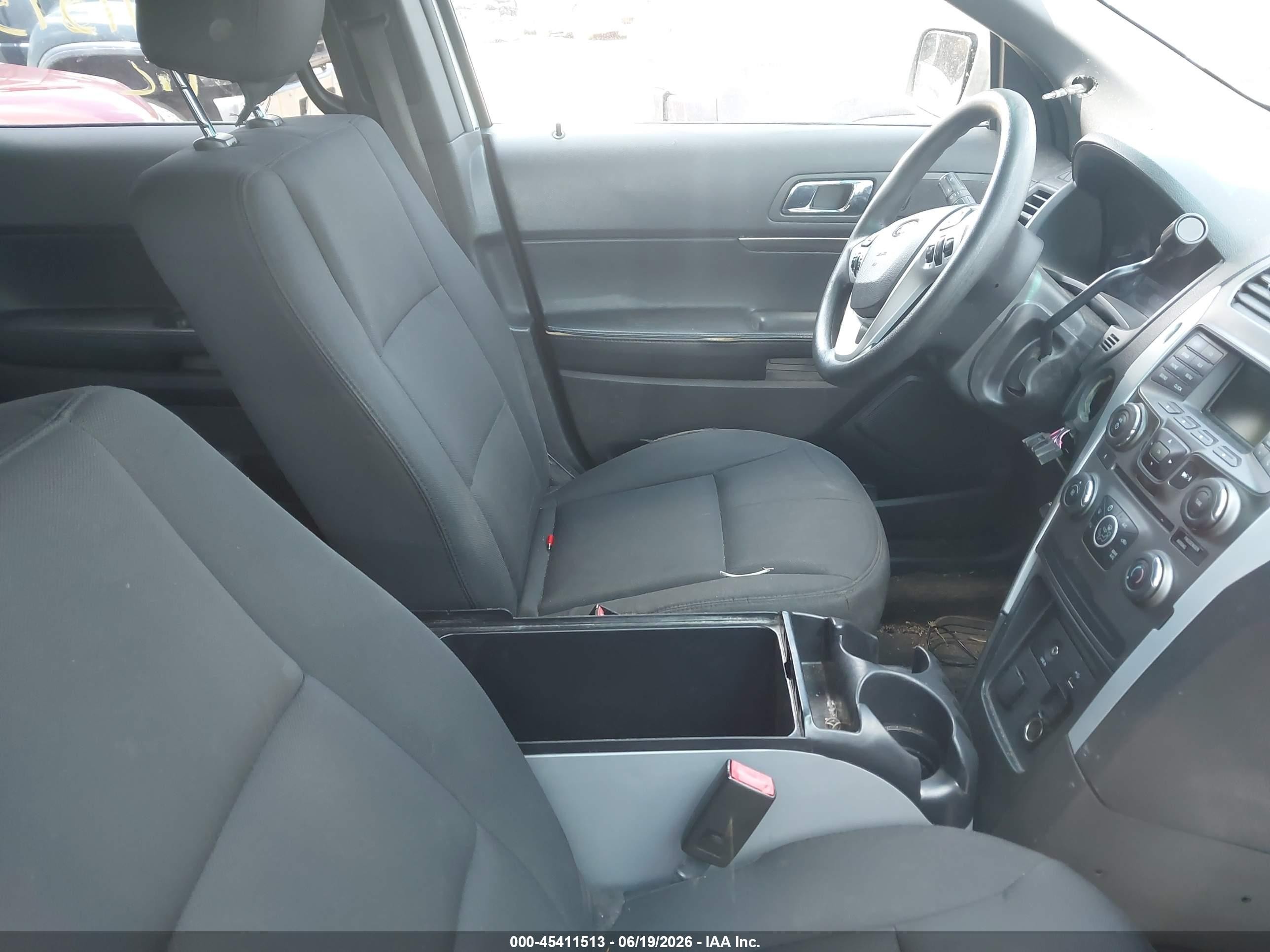 2015 Ford Utility Police Interceptor   Silver vin: 1FM5K8AR0FGB98862