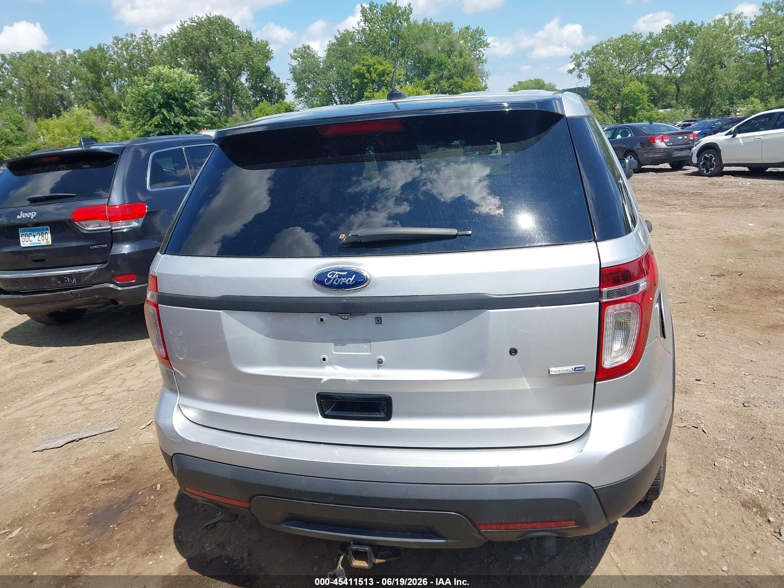 2015 Ford Utility Police Interceptor   Silver vin: 1FM5K8AR0FGB98862
