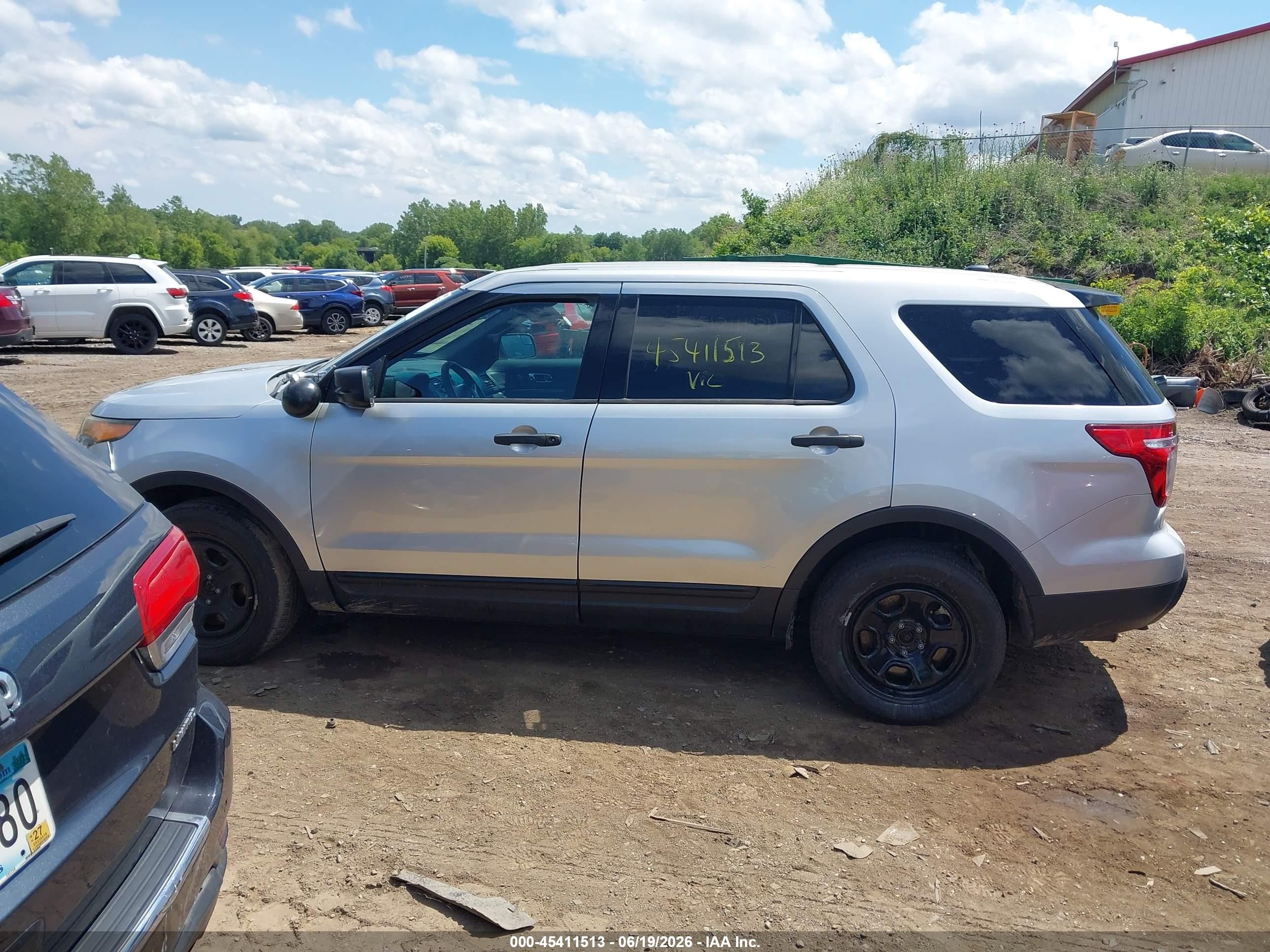 2015 Ford Utility Police Interceptor   Silver vin: 1FM5K8AR0FGB98862