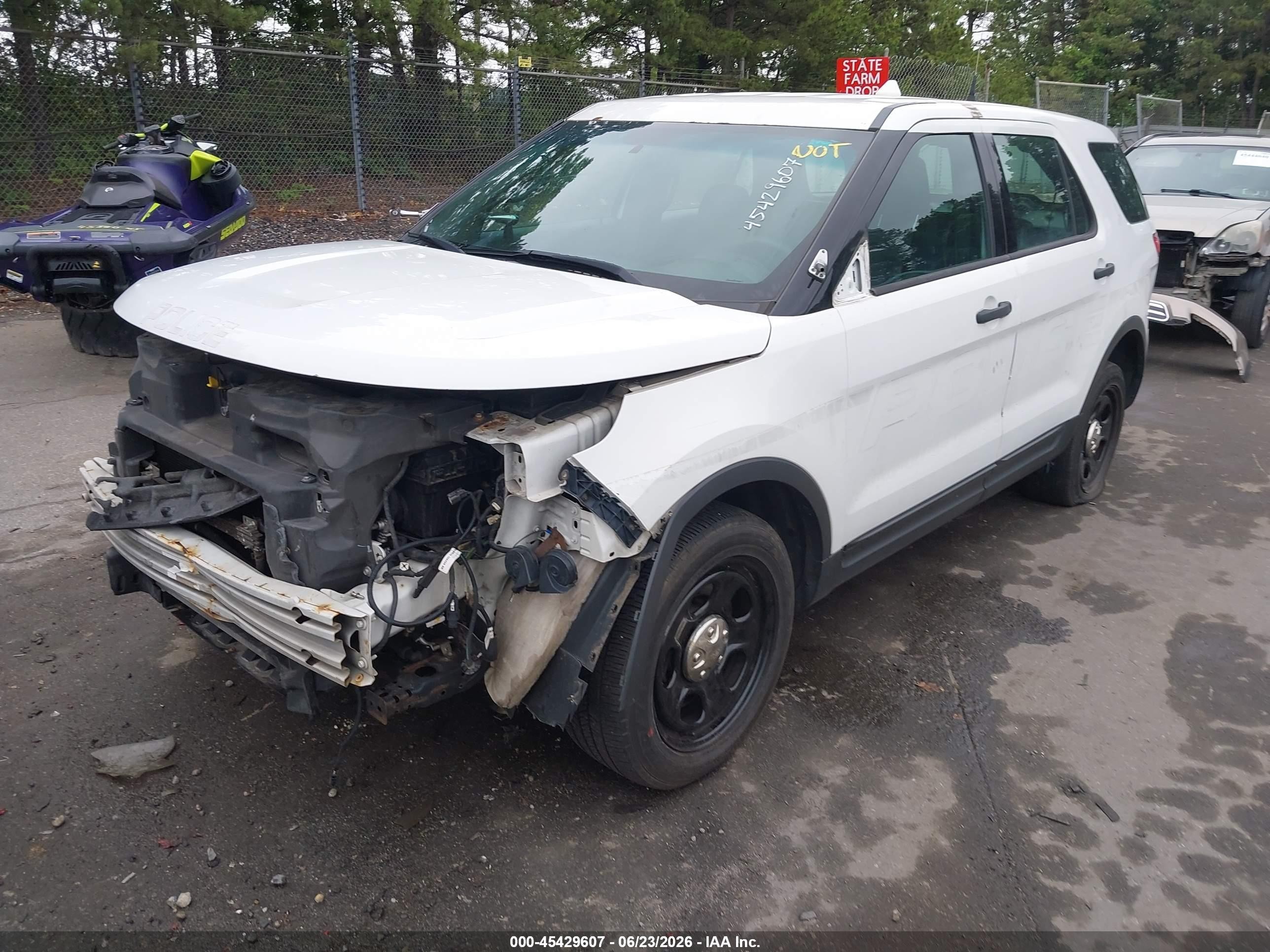 2013 Ford Utility Police Interceptor   Белый vin: 1FM5K8AR2DGC63725