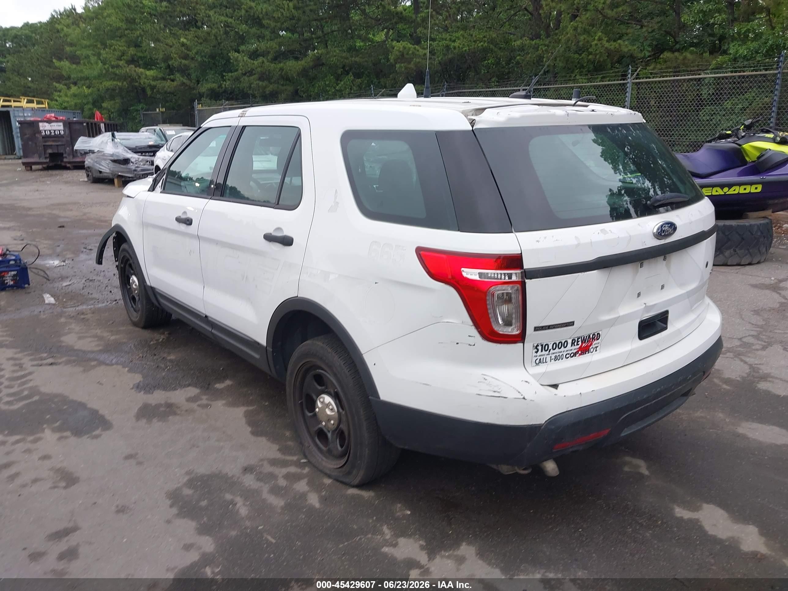 2013 Ford Utility Police Interceptor   Белый vin: 1FM5K8AR2DGC63725