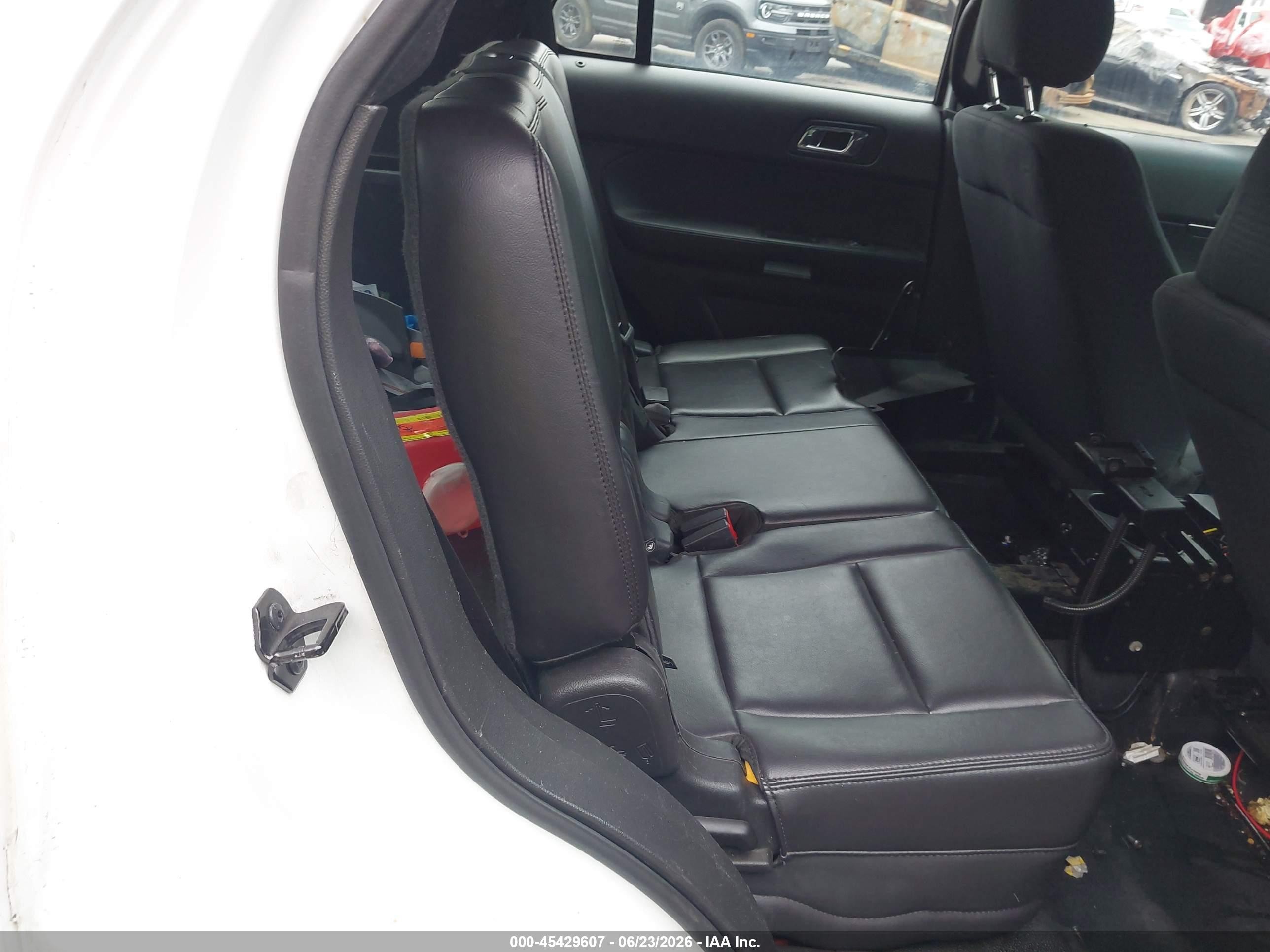 2013 Ford Utility Police Interceptor   Белый vin: 1FM5K8AR2DGC63725