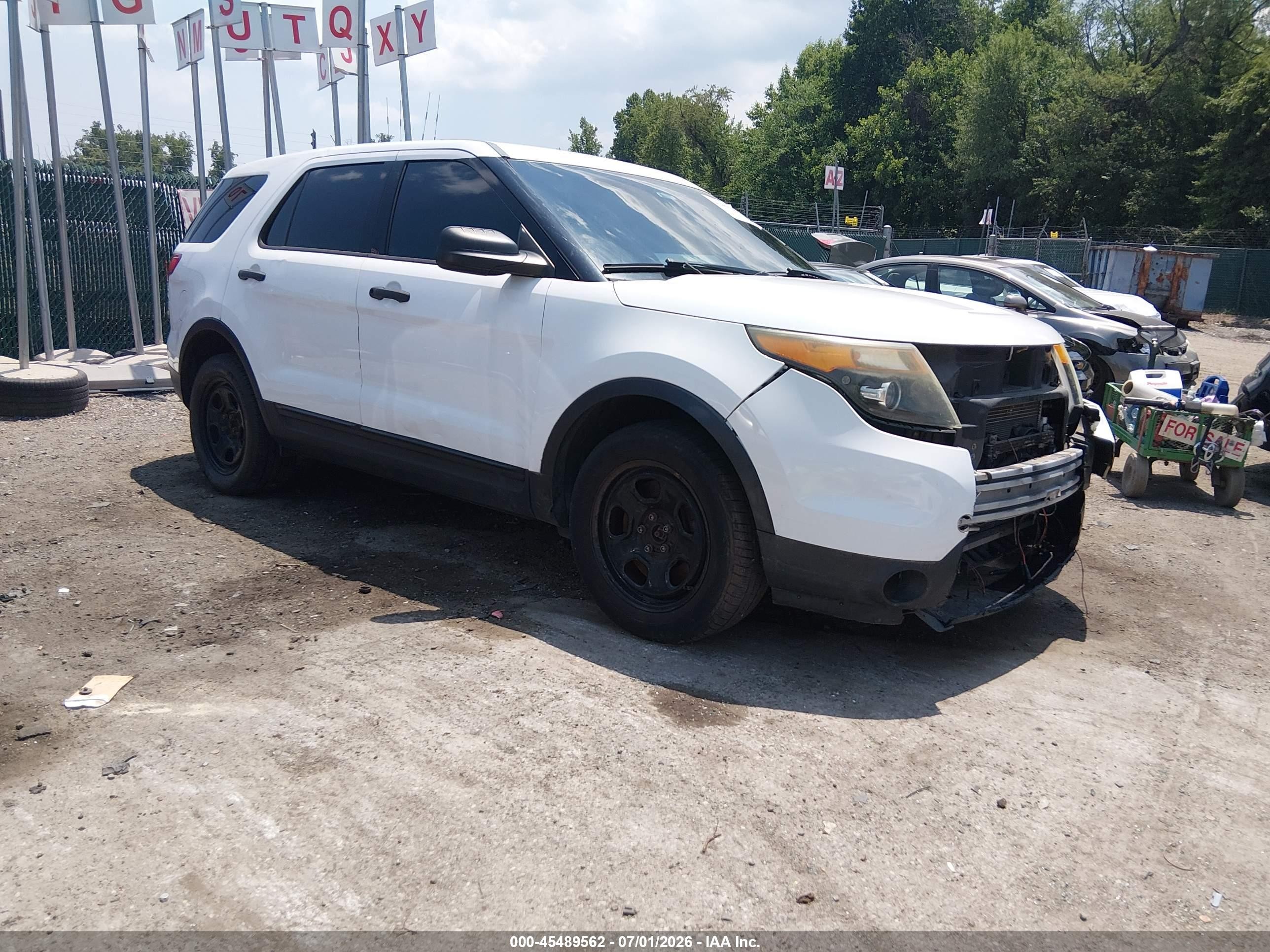2014 Ford Utility Police Interceptor   White vin: 1FM5K8AR2EGA14522