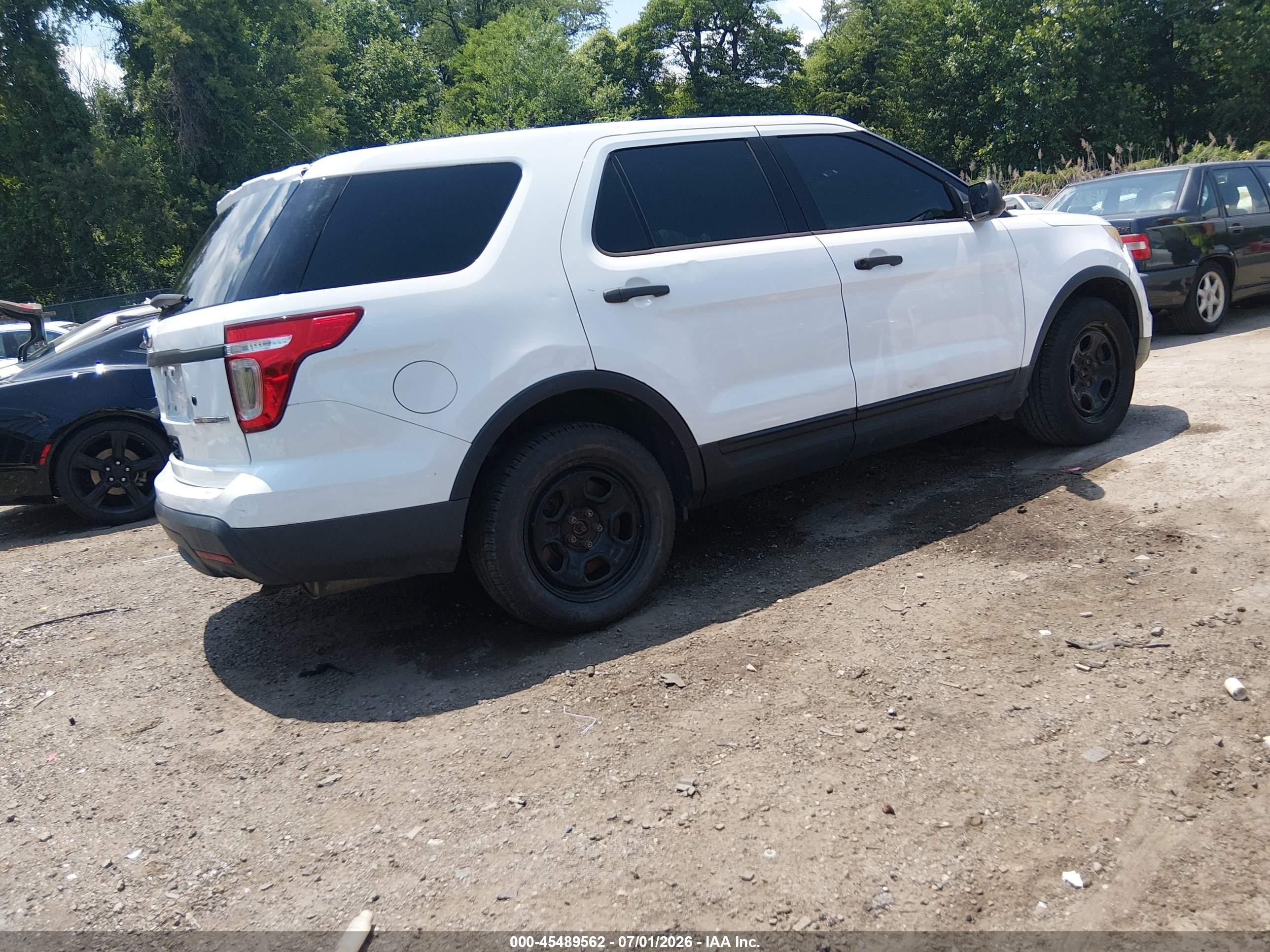 2014 Ford Utility Police Interceptor   White vin: 1FM5K8AR2EGA14522