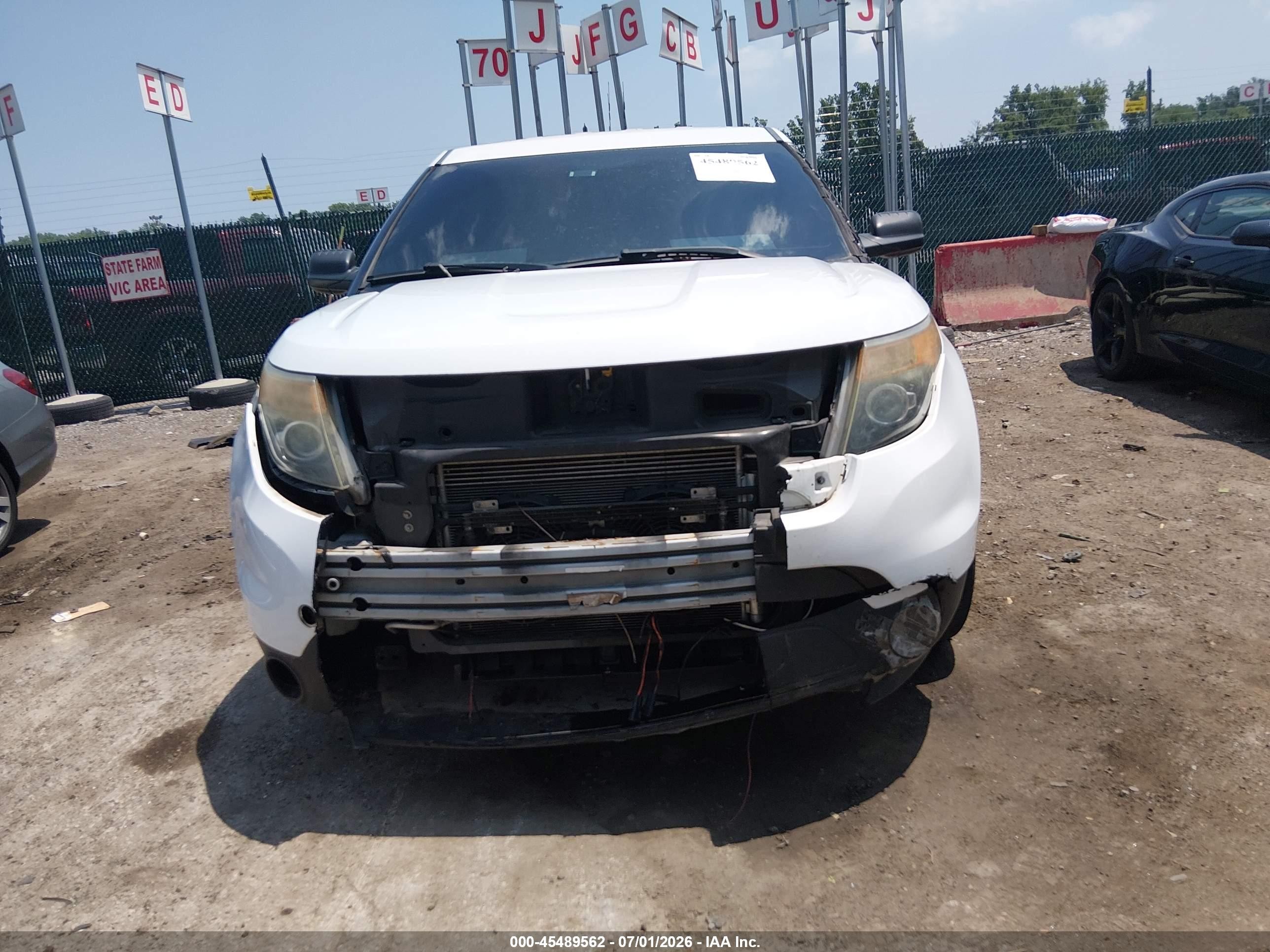 2014 Ford Utility Police Interceptor   White vin: 1FM5K8AR2EGA14522