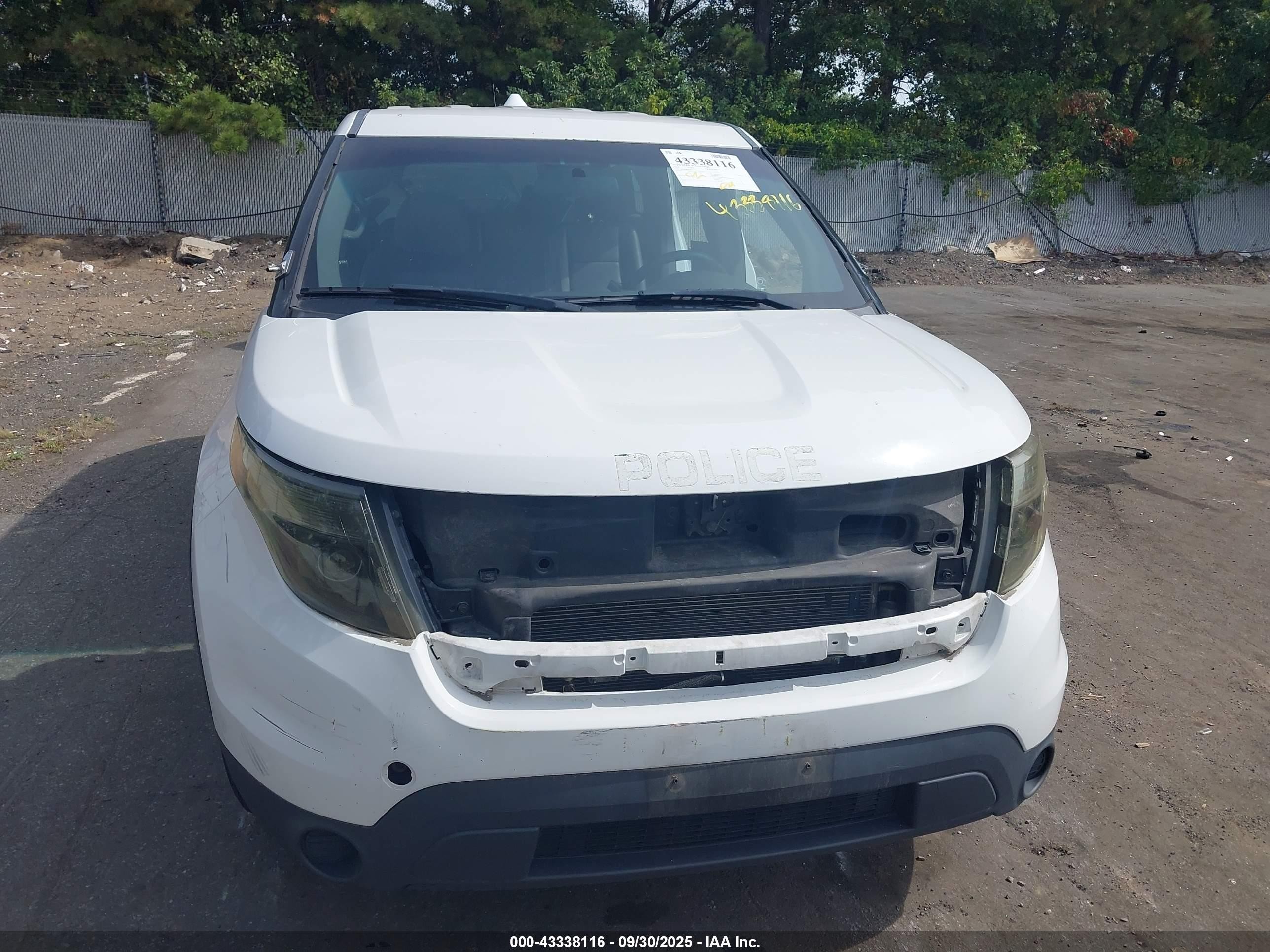 2014 Ford Police Interceptor   White vin: 1FM5K8AR2EGA50467
