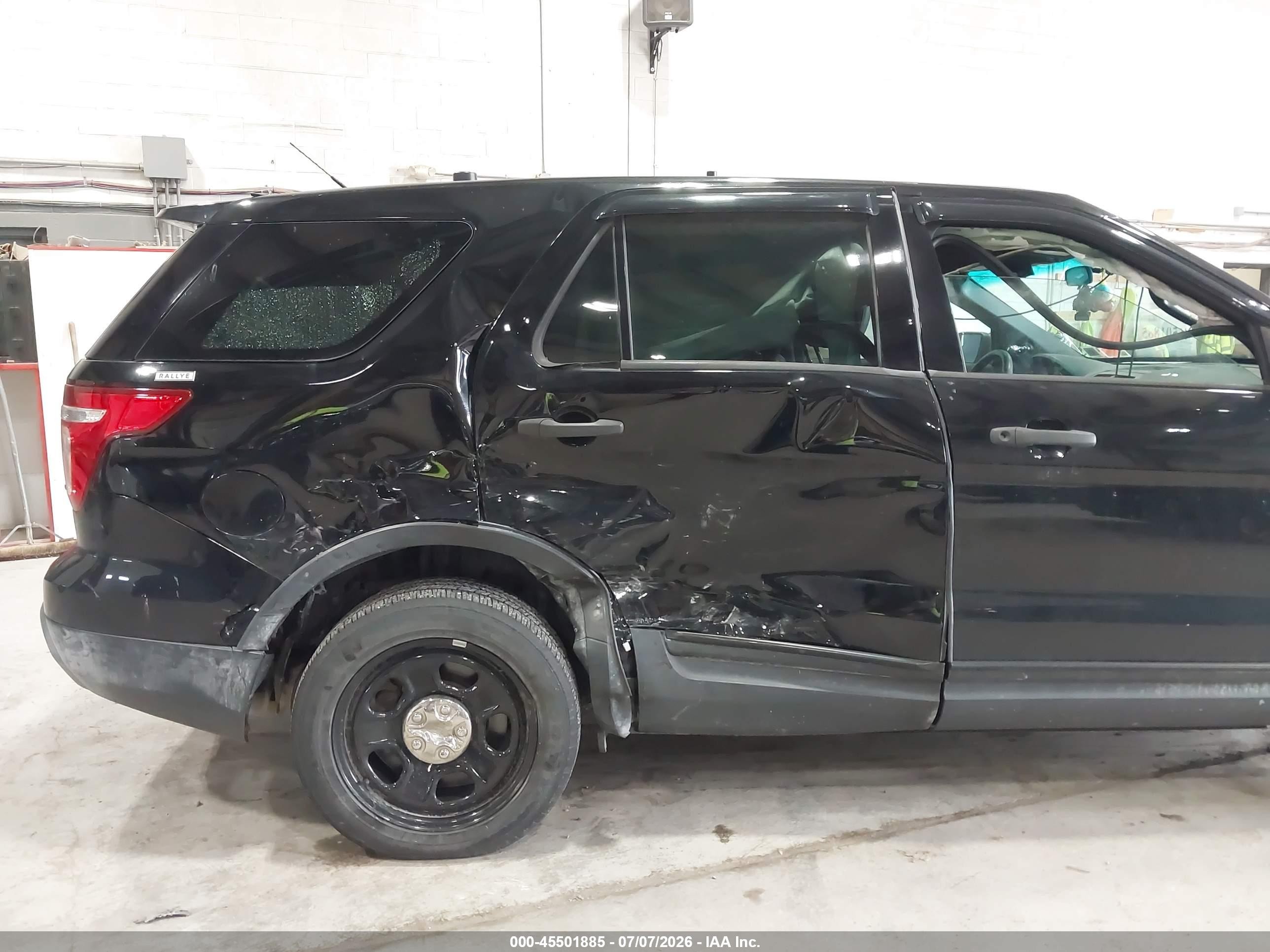 2015 Ford Utility Police Interceptor   Black vin: 1FM5K8AR2FGA89190