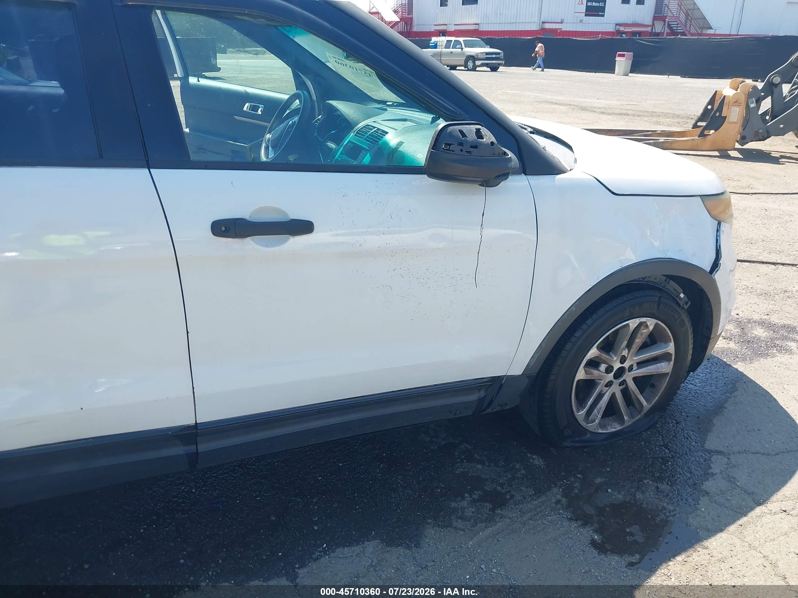 2013 Ford Utility Police Interceptor   Белый vin: 1FM5K8AR3DGA22241