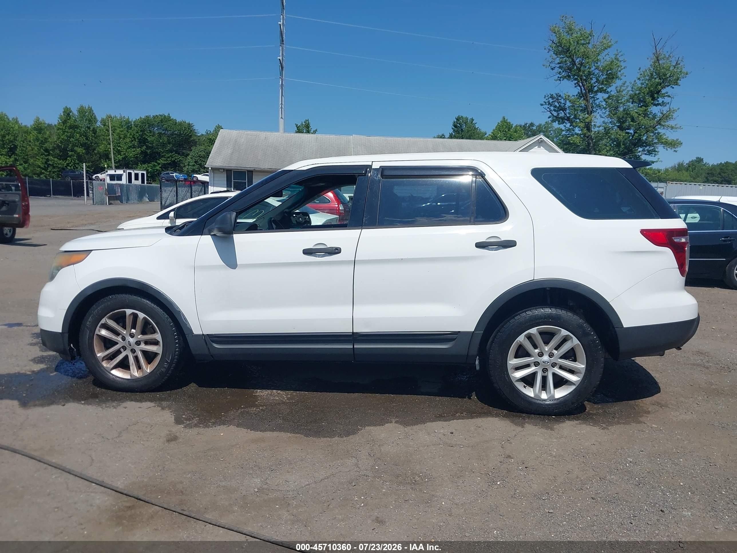 2013 Ford Utility Police Interceptor   Белый vin: 1FM5K8AR3DGA22241