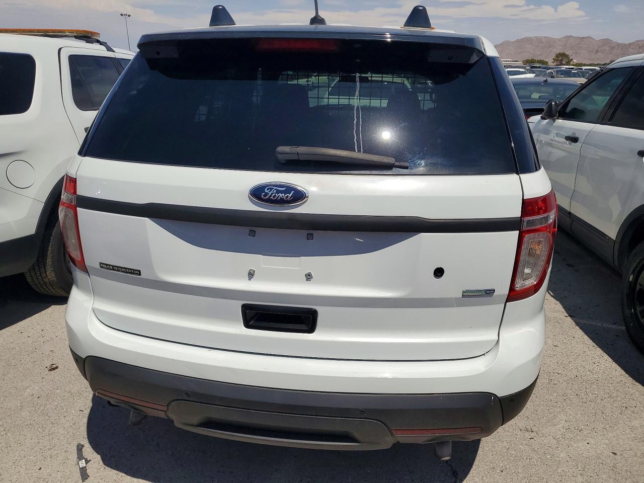 2014 Ford Explorer Police Interceptor White vin: 1FM5K8AR3EGA75913
