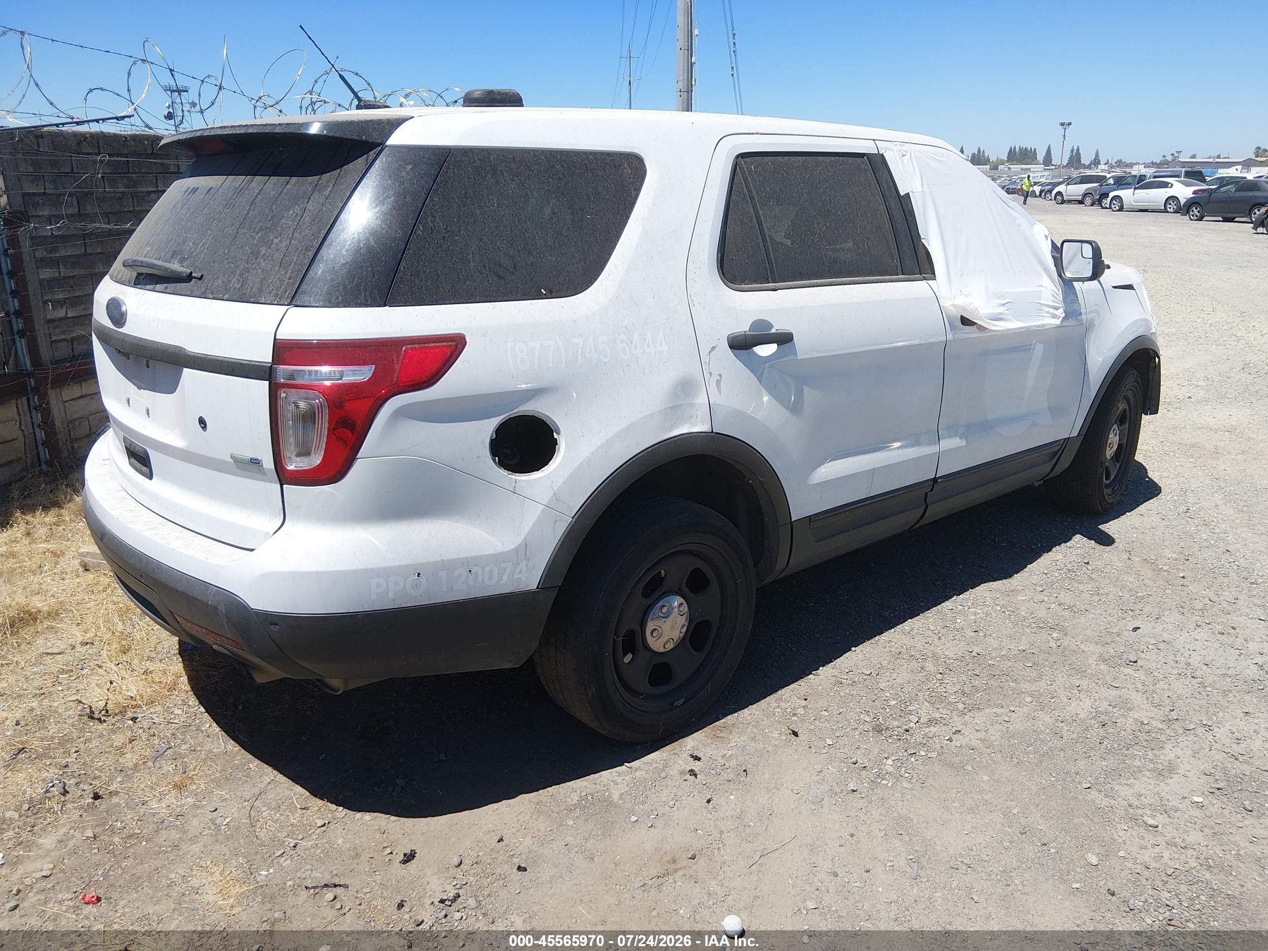 2015 Ford Utility Police Interceptor   White vin: 1FM5K8AR3FGB75740