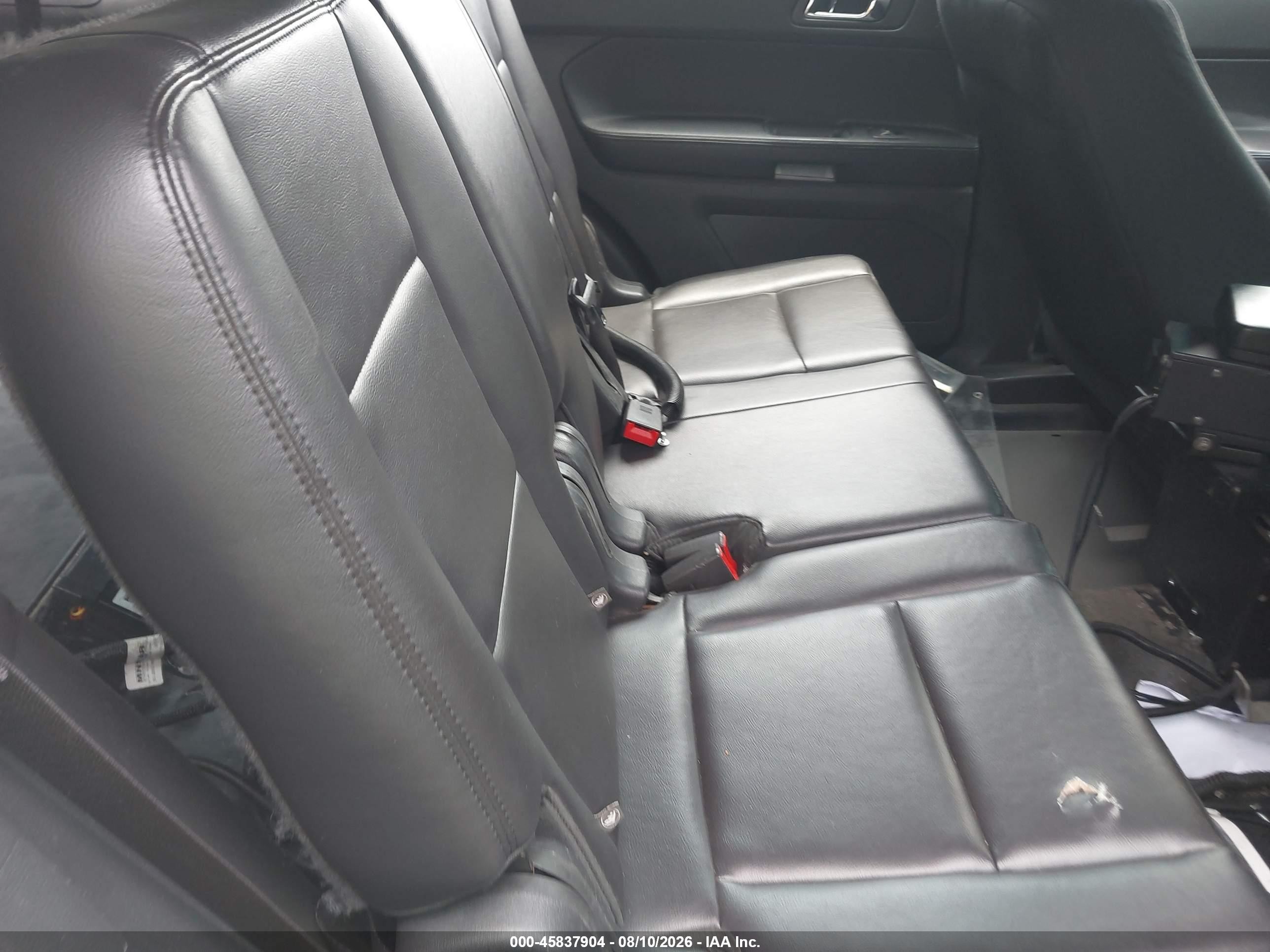 2014 Ford Utility Police Interceptor   White vin: 1FM5K8AR4EGC50072
