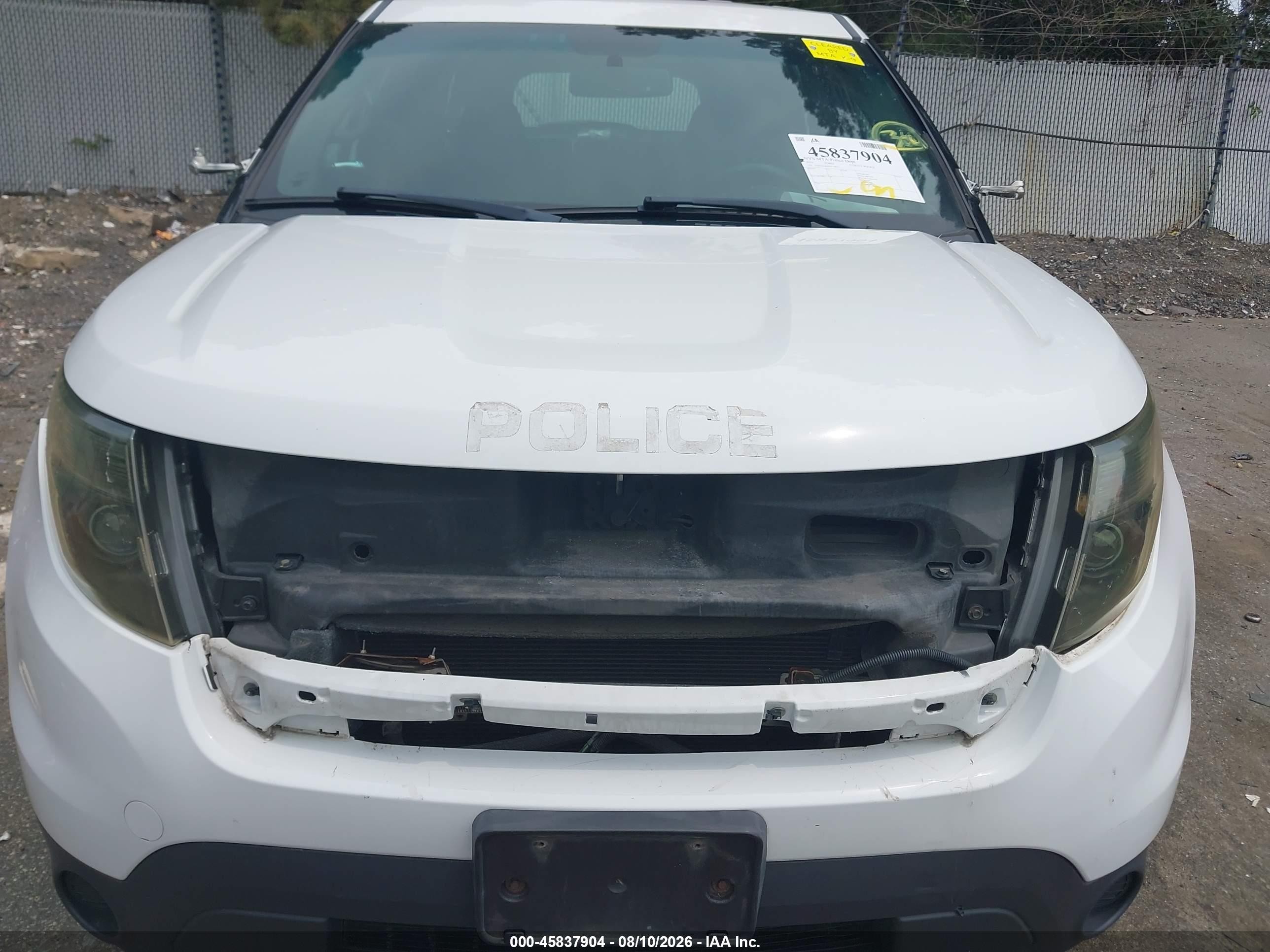 2014 Ford Utility Police Interceptor   White vin: 1FM5K8AR4EGC50072