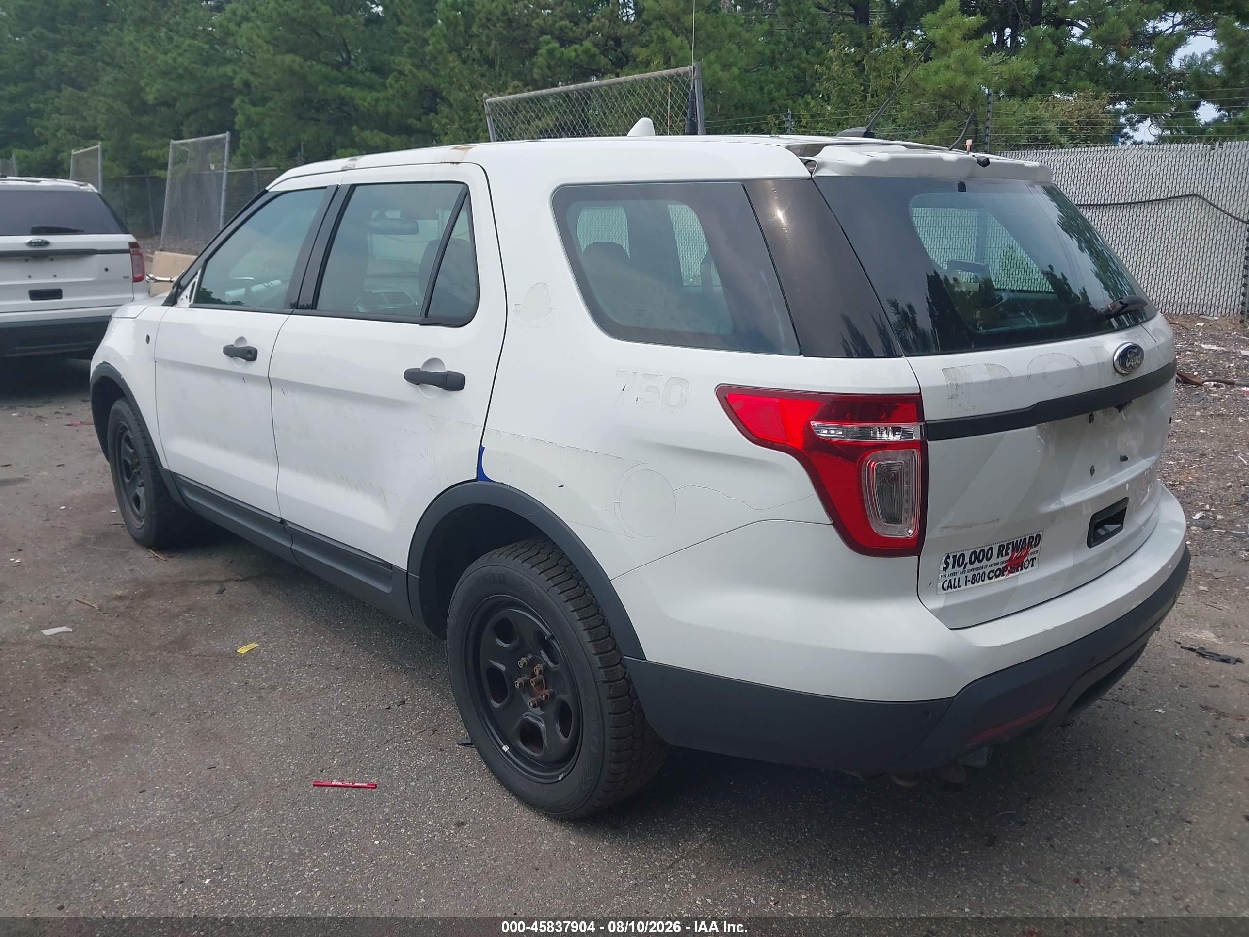 2014 Ford Utility Police Interceptor   White vin: 1FM5K8AR4EGC50072