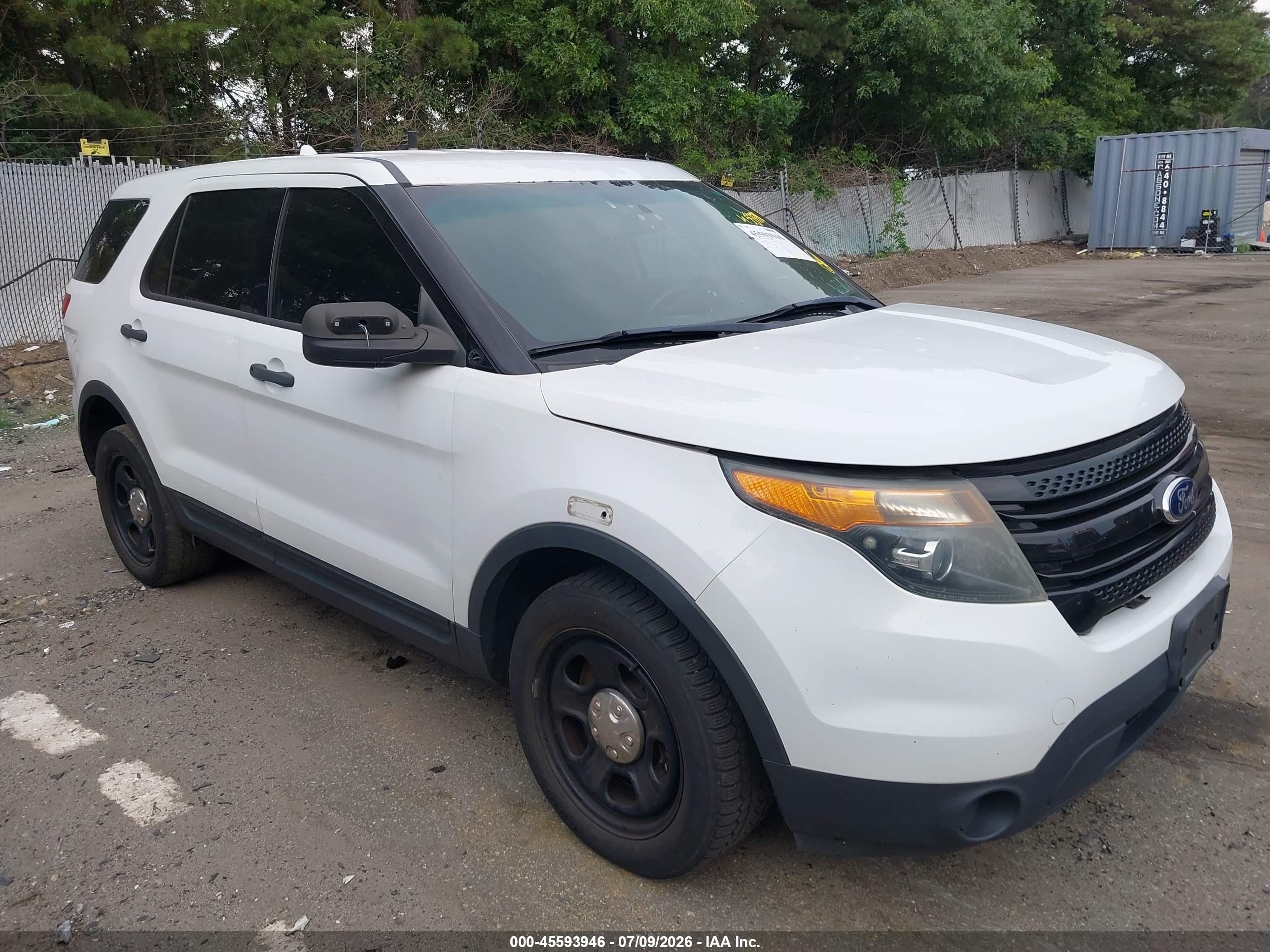 2014 Ford Utility Police Interceptor   White vin: 1FM5K8AR4EGC60603