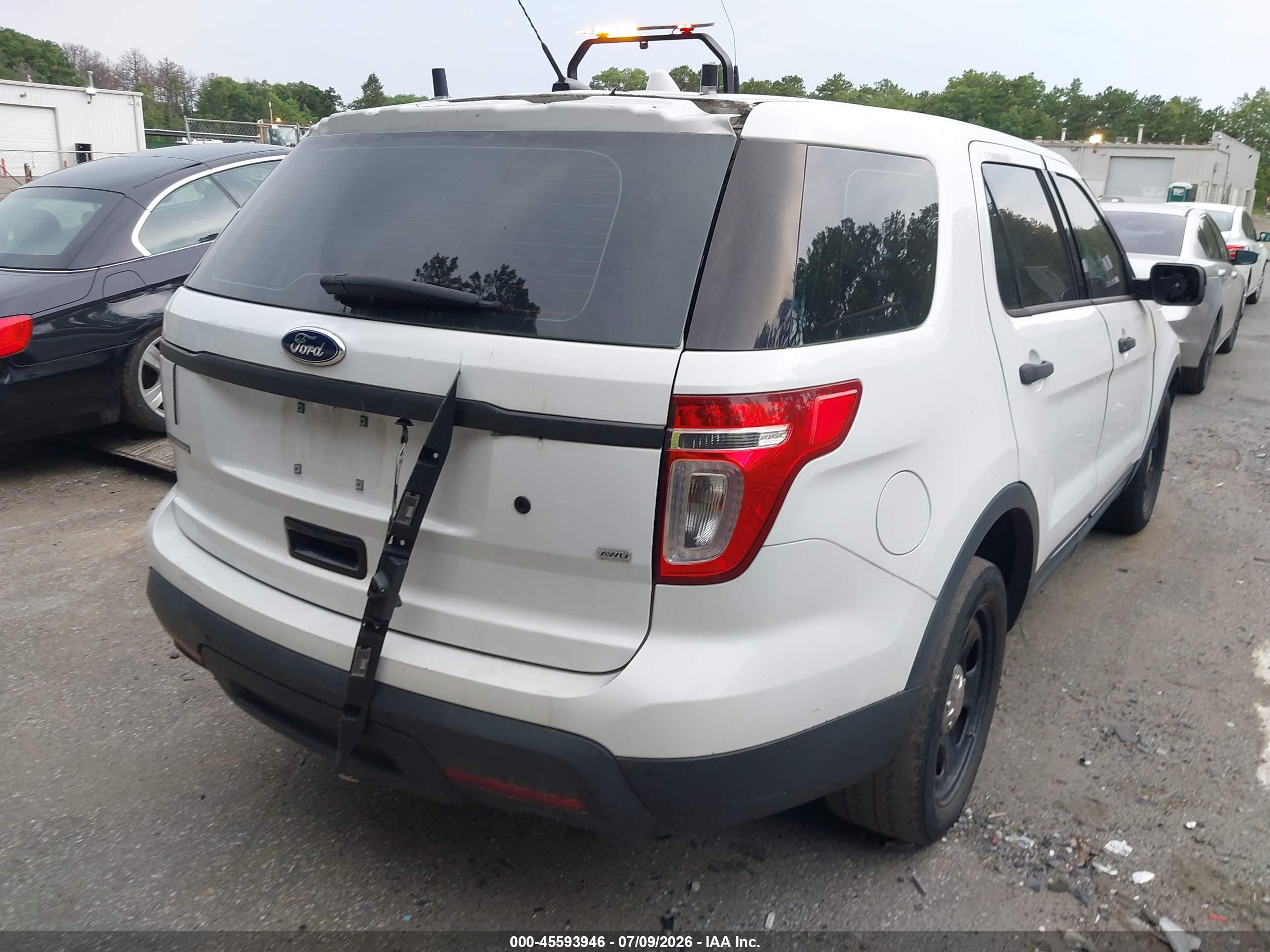 2014 Ford Utility Police Interceptor   White vin: 1FM5K8AR4EGC60603