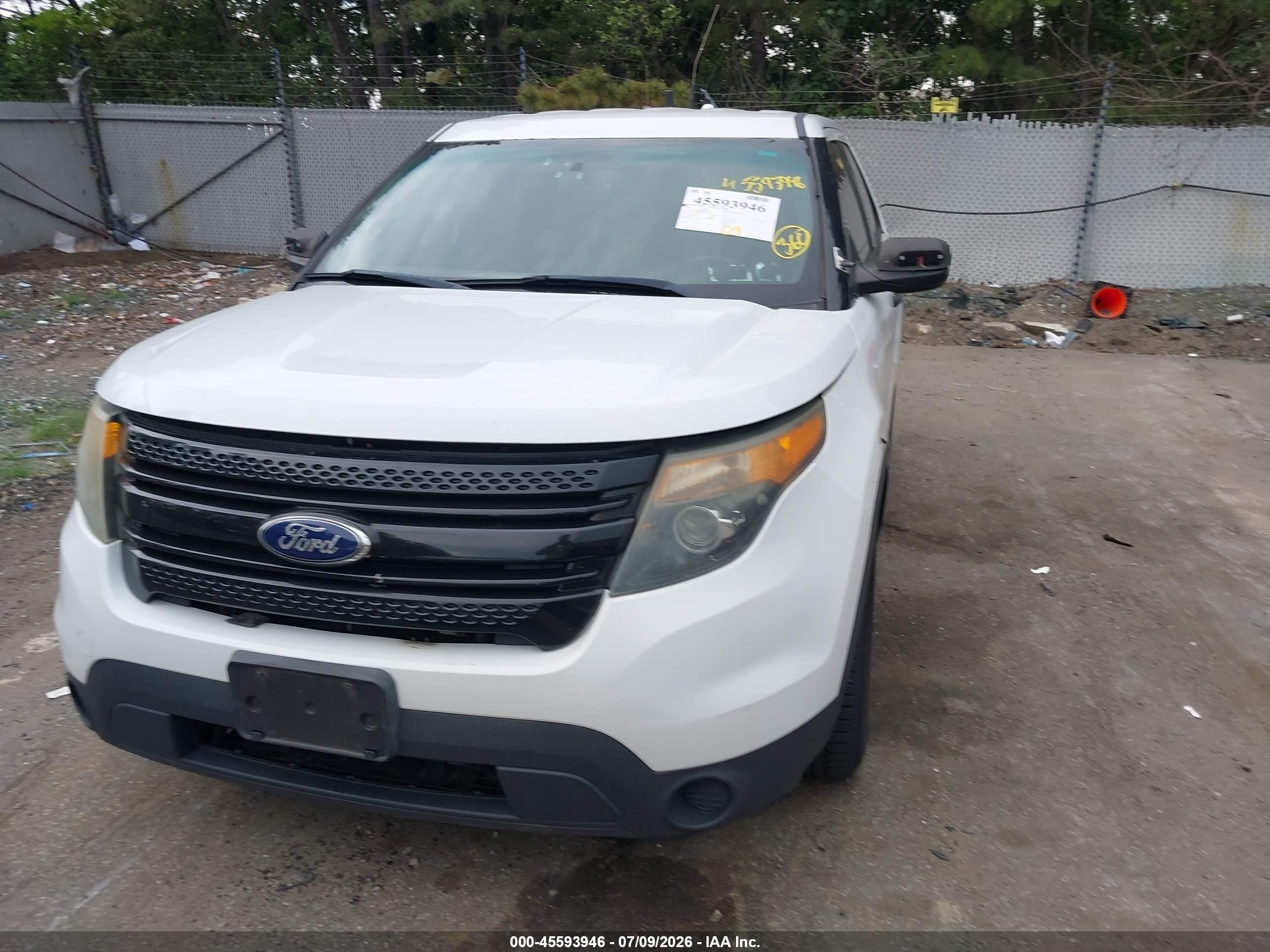 2014 Ford Utility Police Interceptor   White vin: 1FM5K8AR4EGC60603