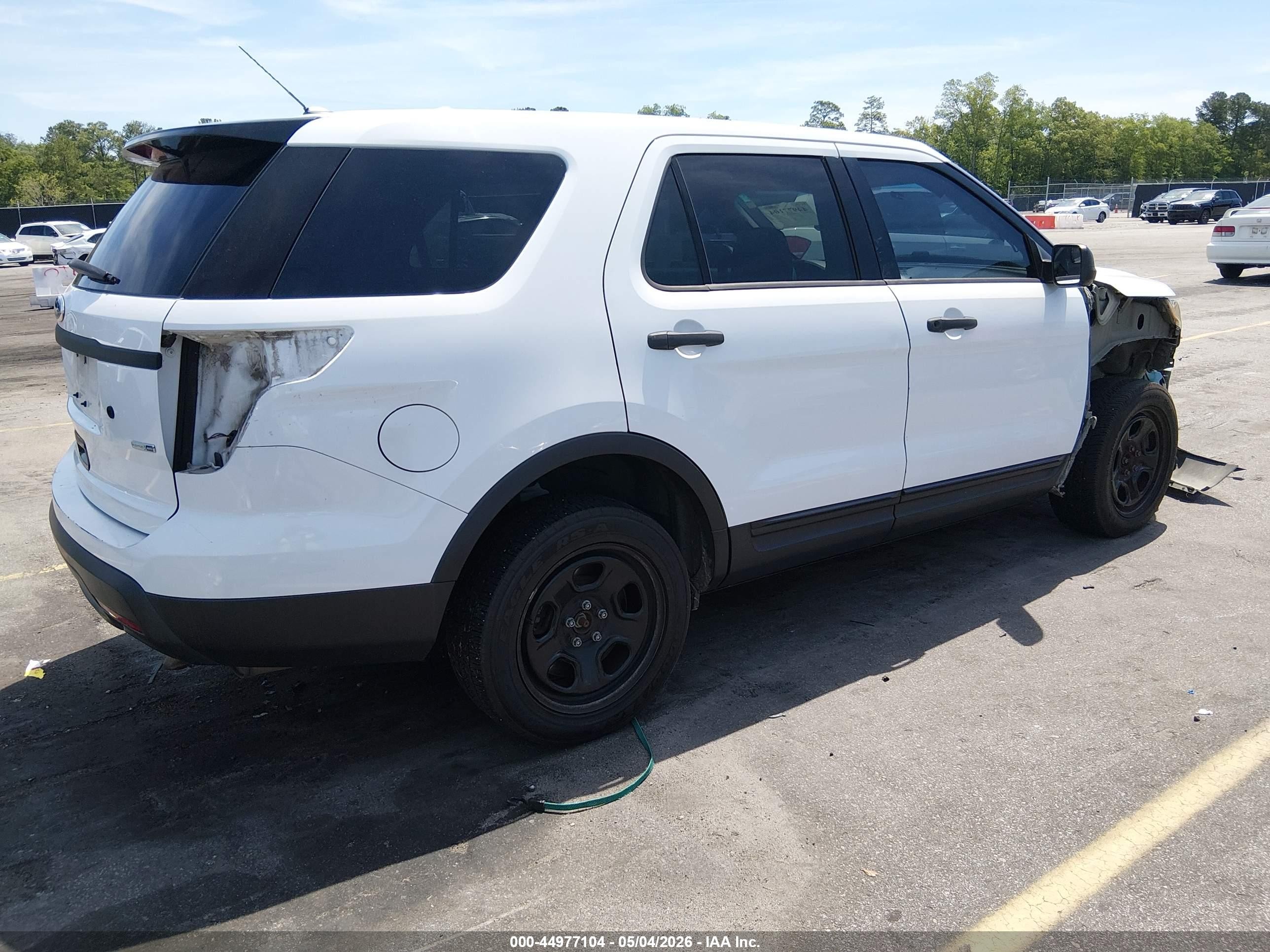 2015 Ford Utility Police Interceptor   White vin: 1FM5K8AR4FGC29885