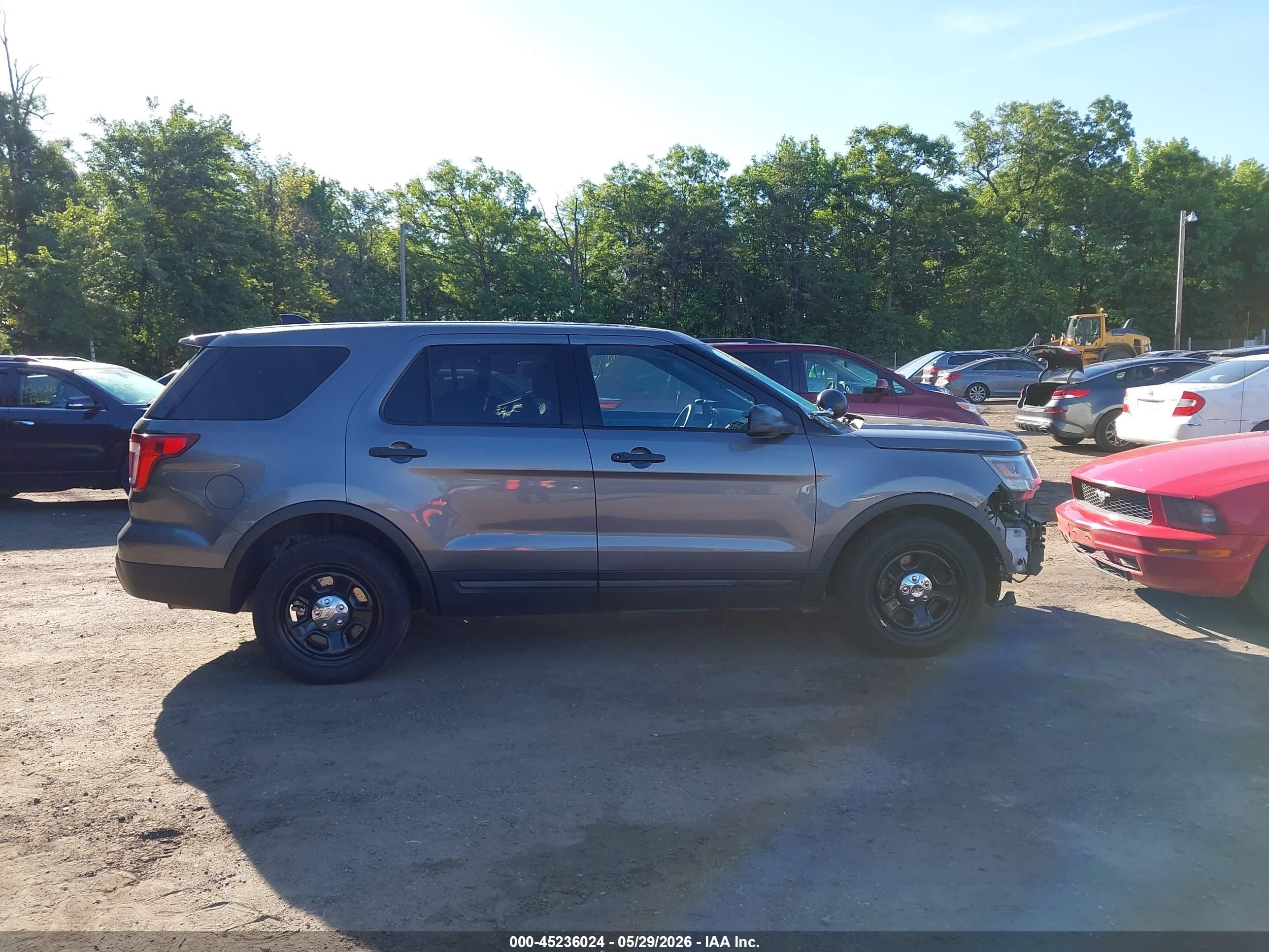 2017 Ford Utility Police Interceptor   Серый vin: 1FM5K8AR4HGC41330