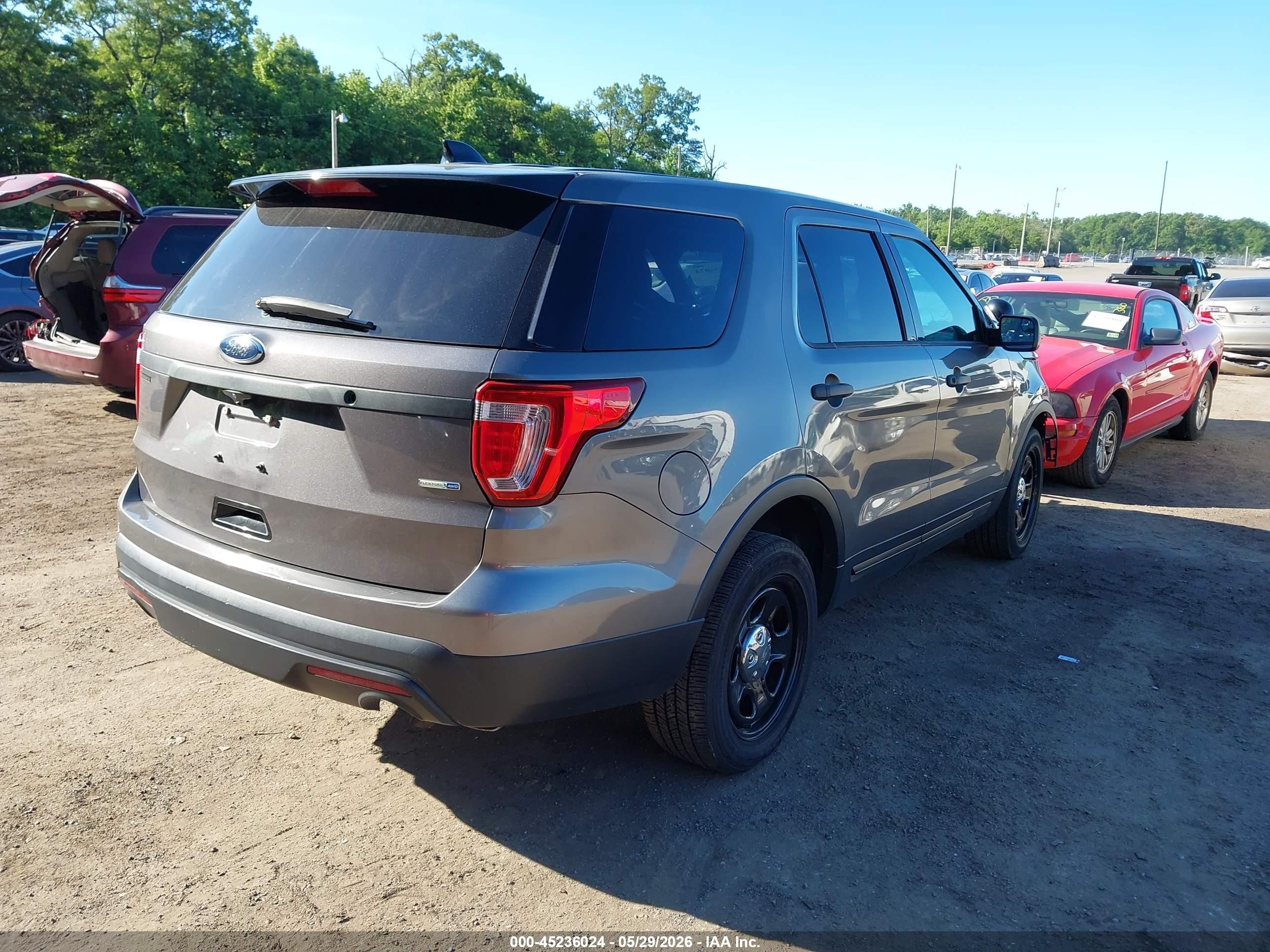 2017 Ford Utility Police Interceptor   Серый vin: 1FM5K8AR4HGC41330