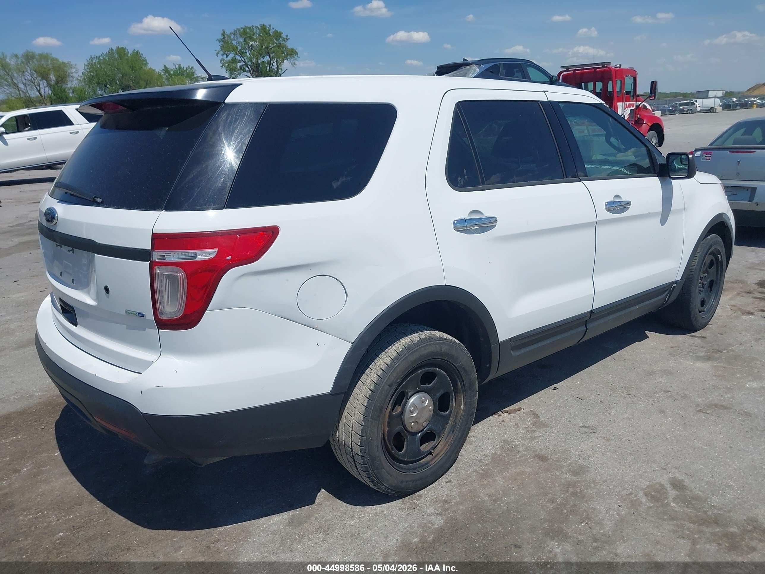 2014 Ford Utility Police Interceptor   Белый vin: 1FM5K8AR5EGA44775