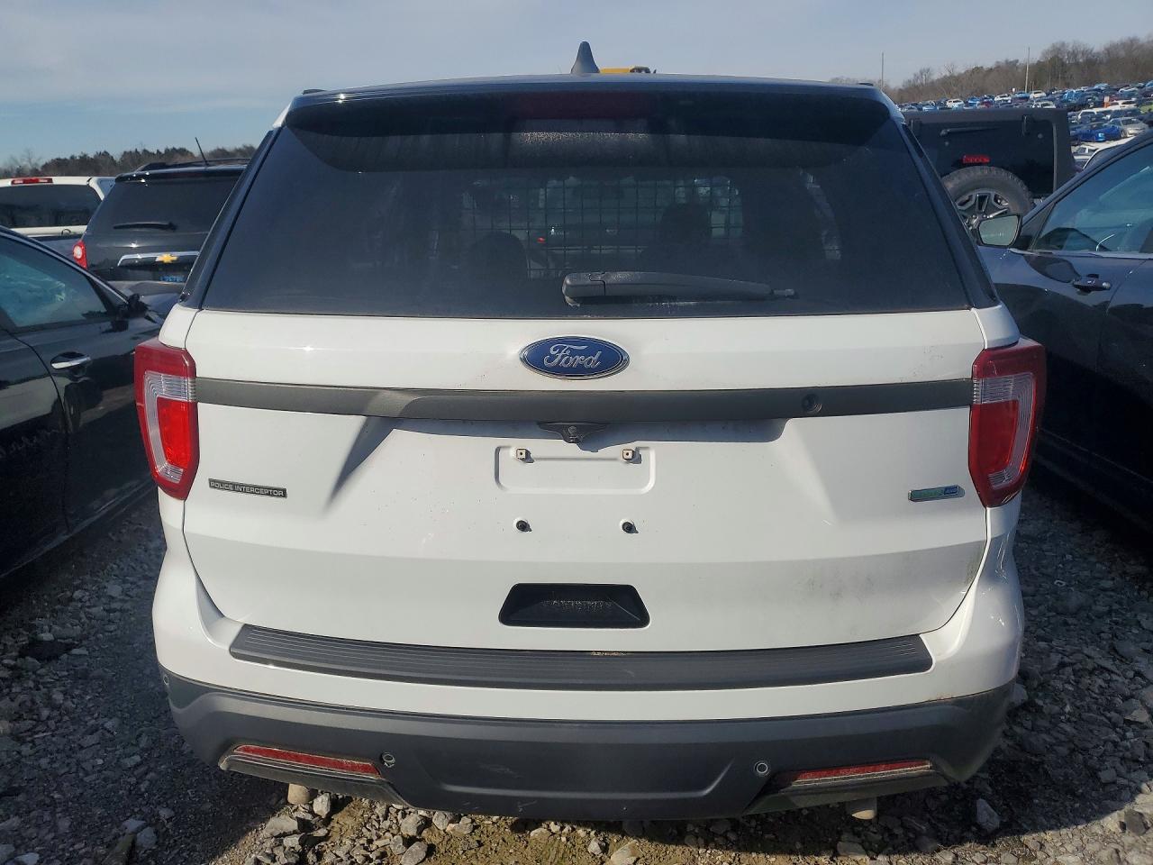 2019 Ford Explorer Police Interceptor White vin: 1FM5K8AR5KGA29205