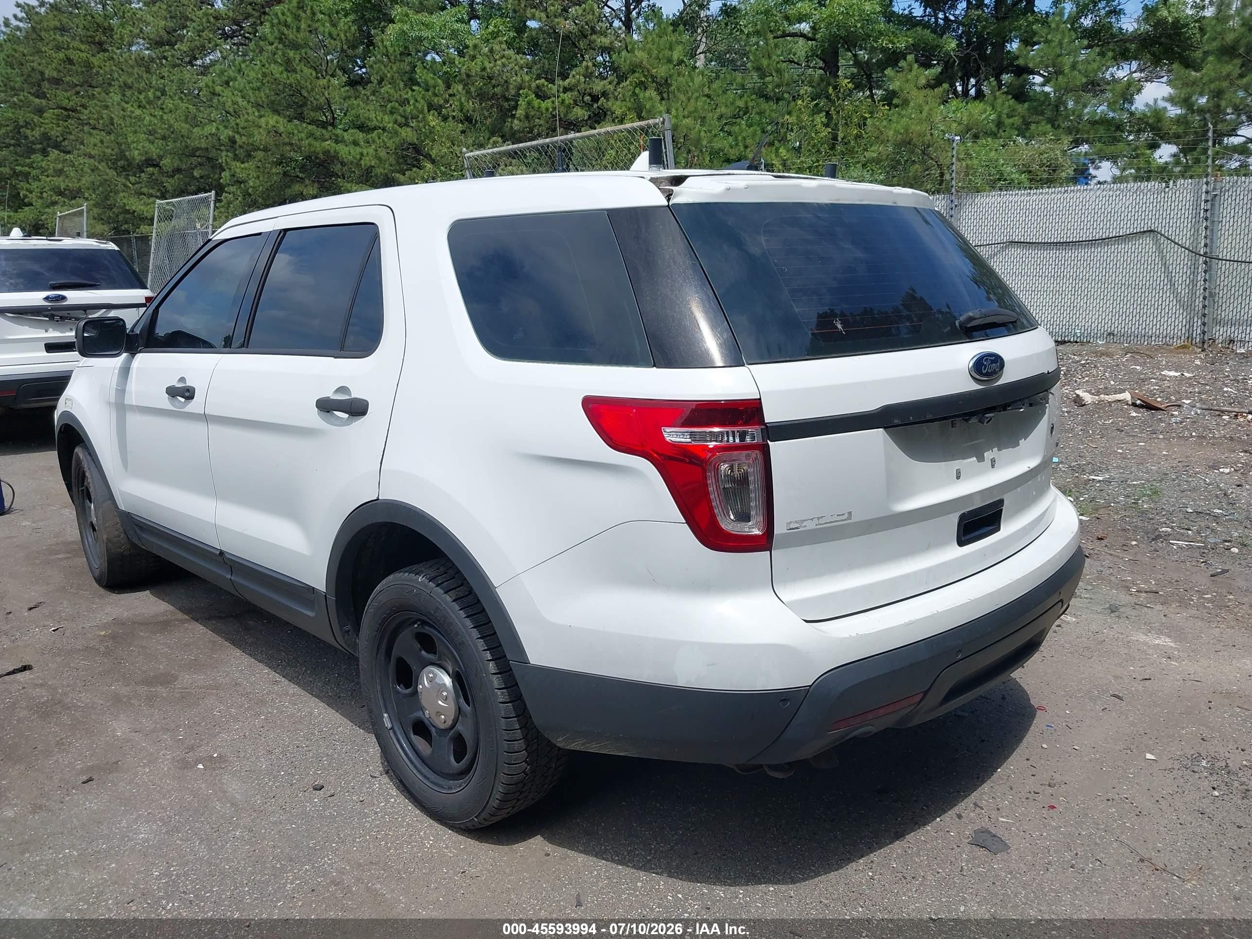 2014 Ford Utility Police Interceptor   White vin: 1FM5K8AR6EGC60621