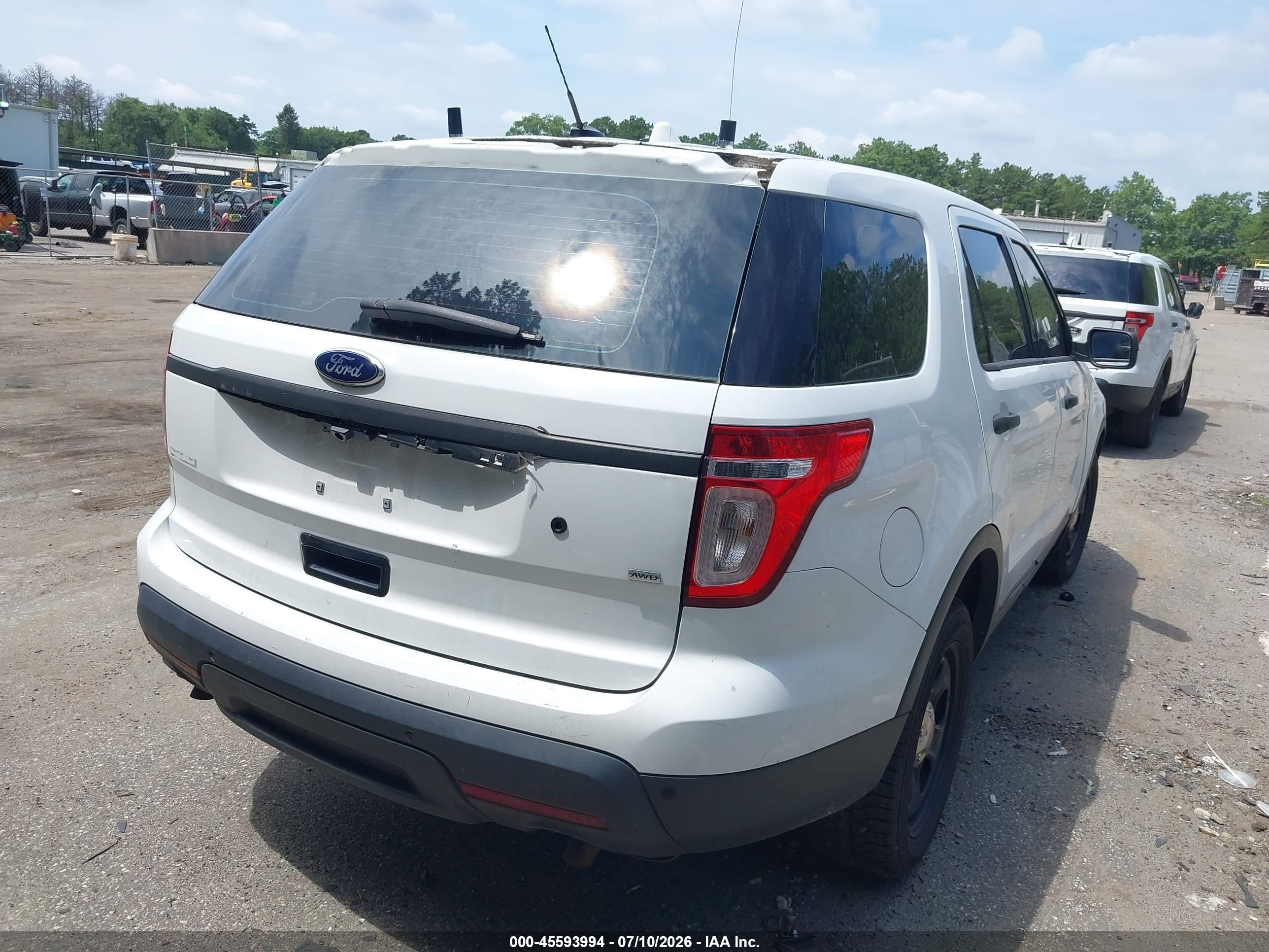 2014 Ford Utility Police Interceptor   White vin: 1FM5K8AR6EGC60621