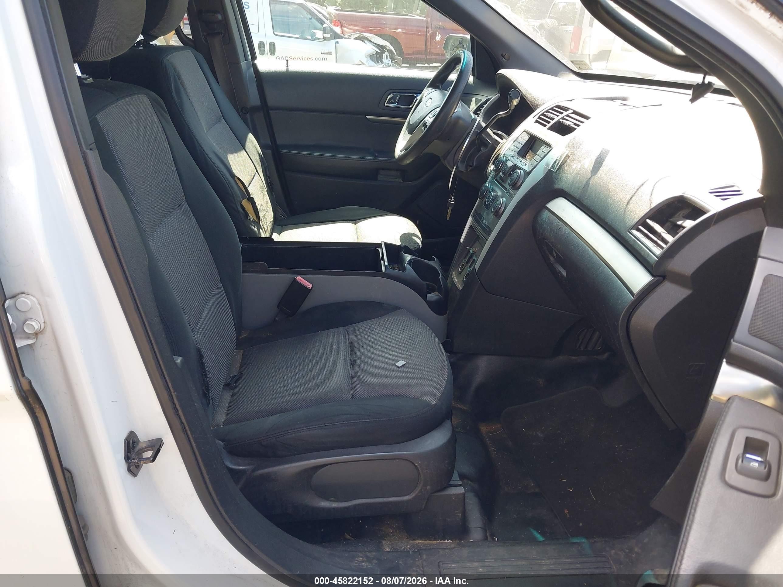 2015 Ford Utility Police Interceptor   White vin: 1FM5K8AR6FGA09938