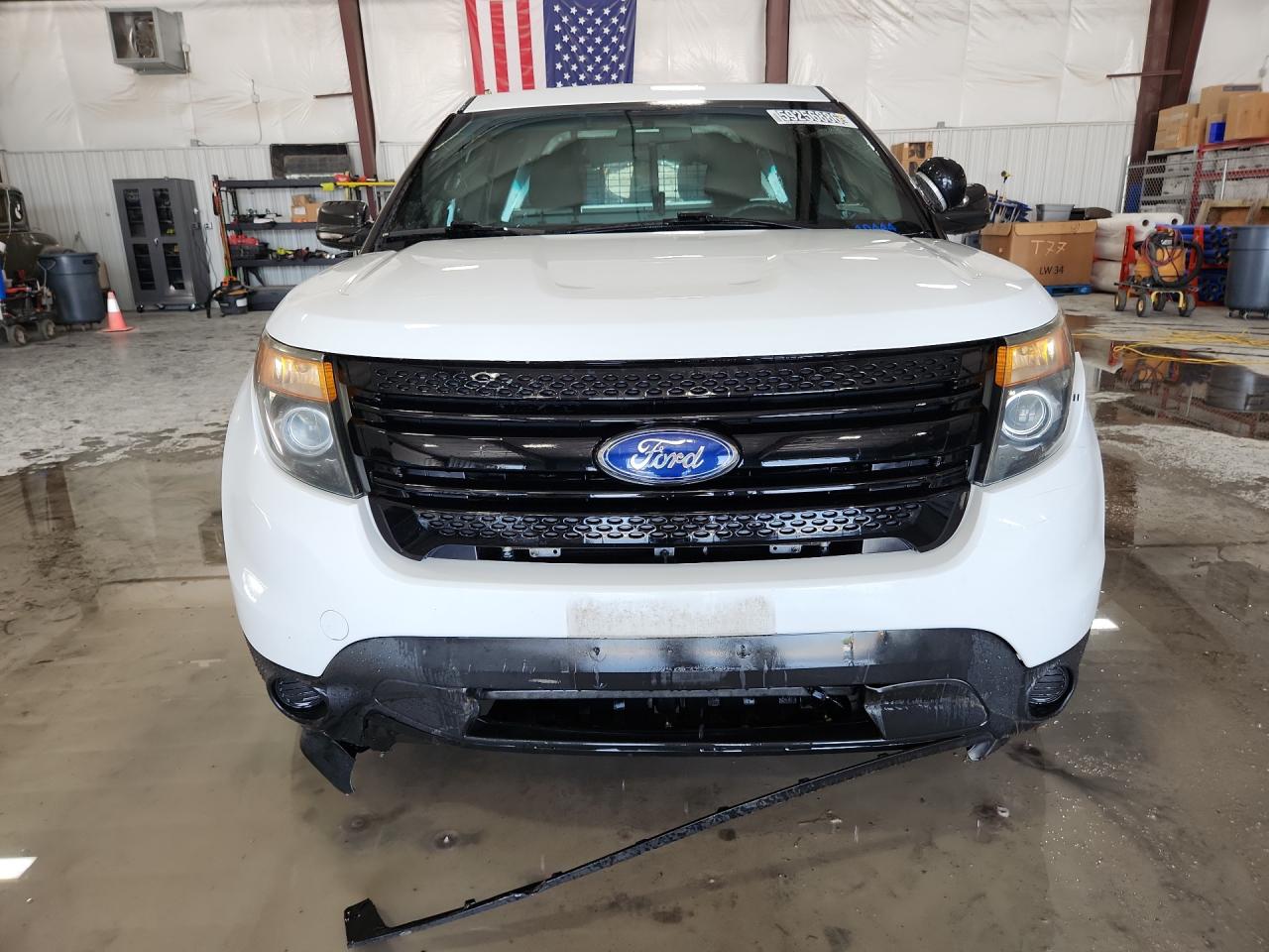 2015 Ford Explorer Police Interceptor White vin: 1FM5K8AR6FGC41634 Damage: Front Bumper Cover Lower, Broken, Replacement Required
