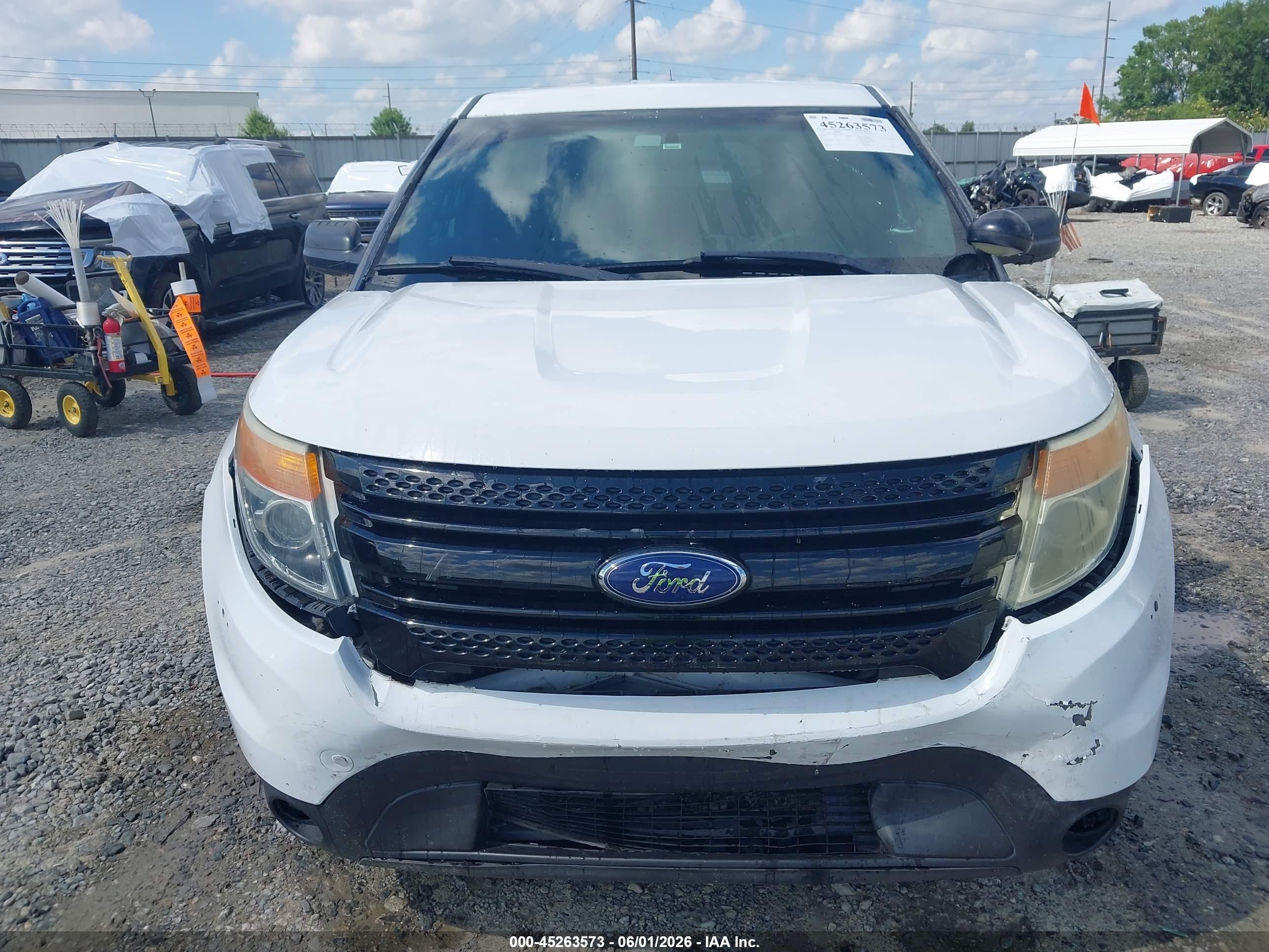 2015 Ford Utility Police Interceptor   White vin: 1FM5K8AR7FGA66374