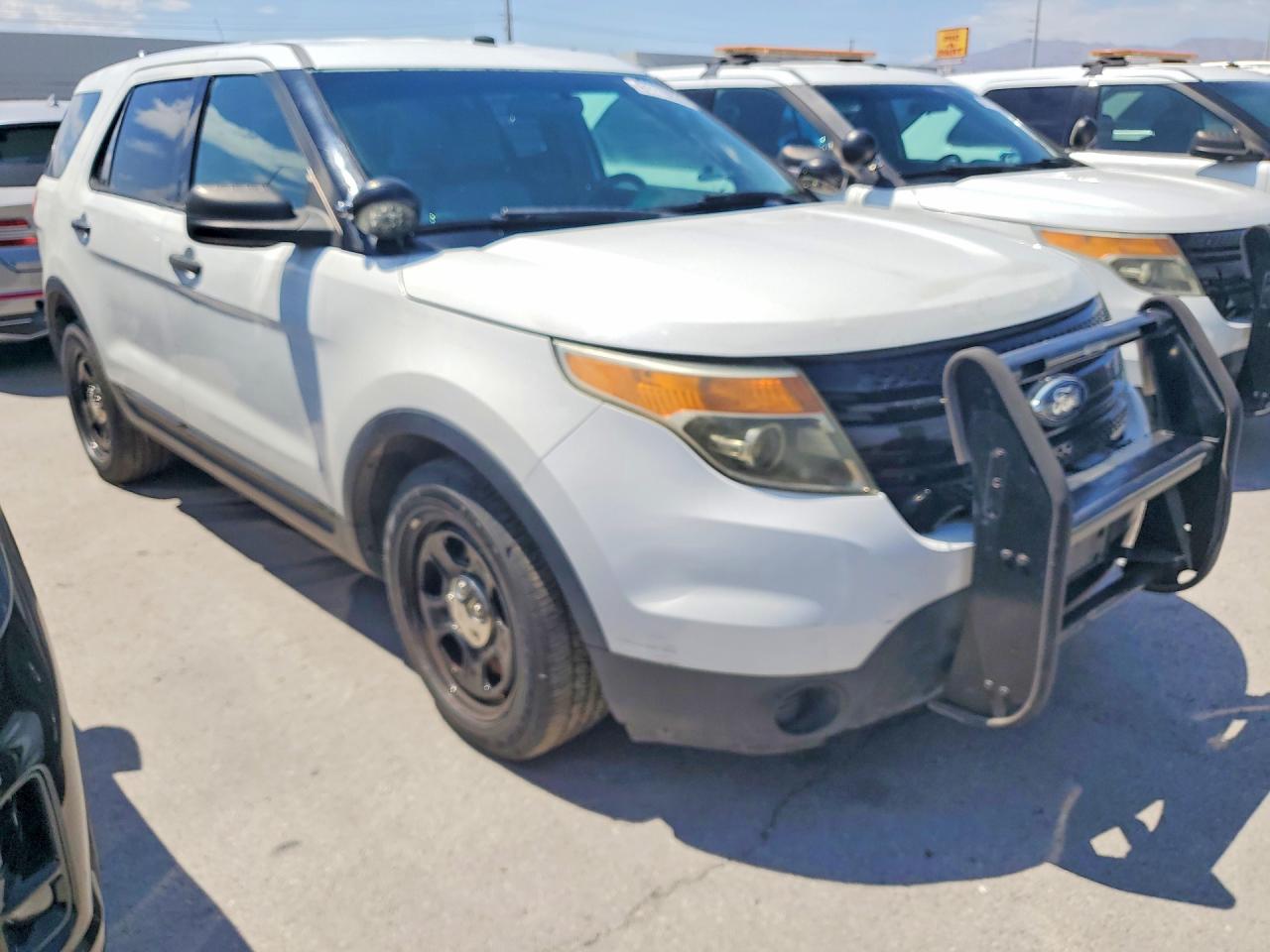 2014 Ford Explorer Police Interceptor White vin: 1FM5K8AR8EGA09289