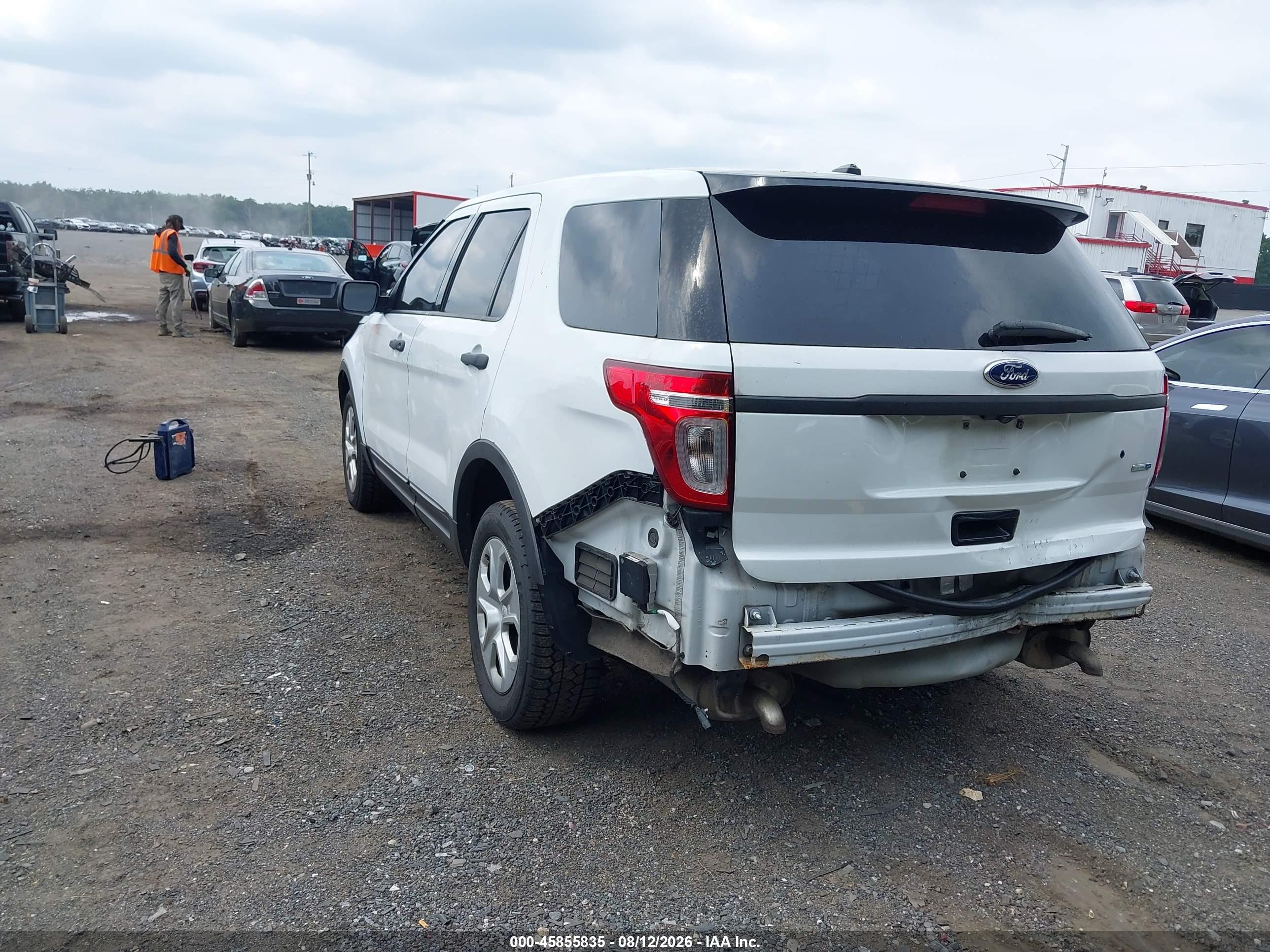 2015 Ford Utility Police Interceptor   White vin: 1FM5K8AR8FGC08523