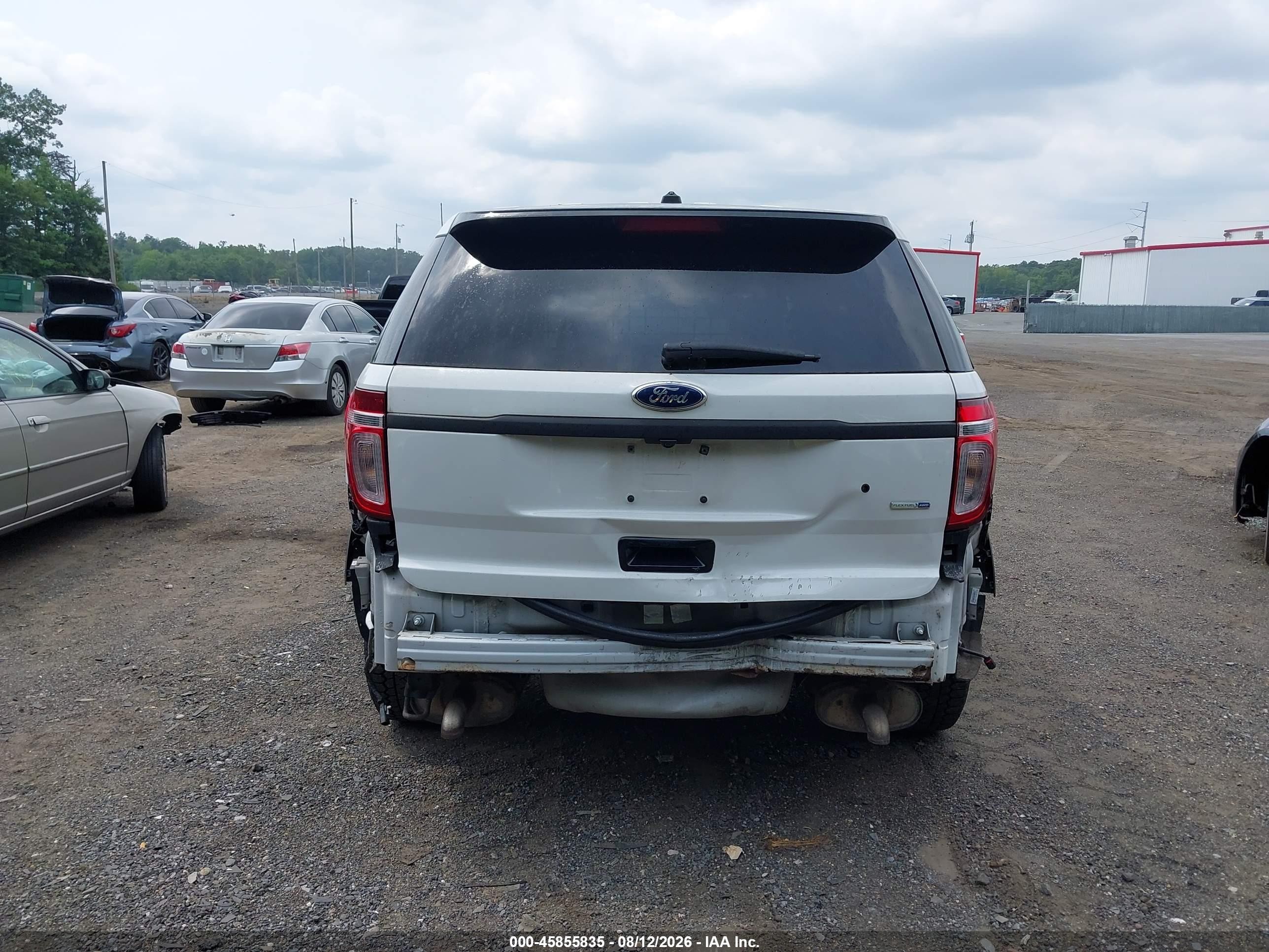 2015 Ford Utility Police Interceptor   White vin: 1FM5K8AR8FGC08523