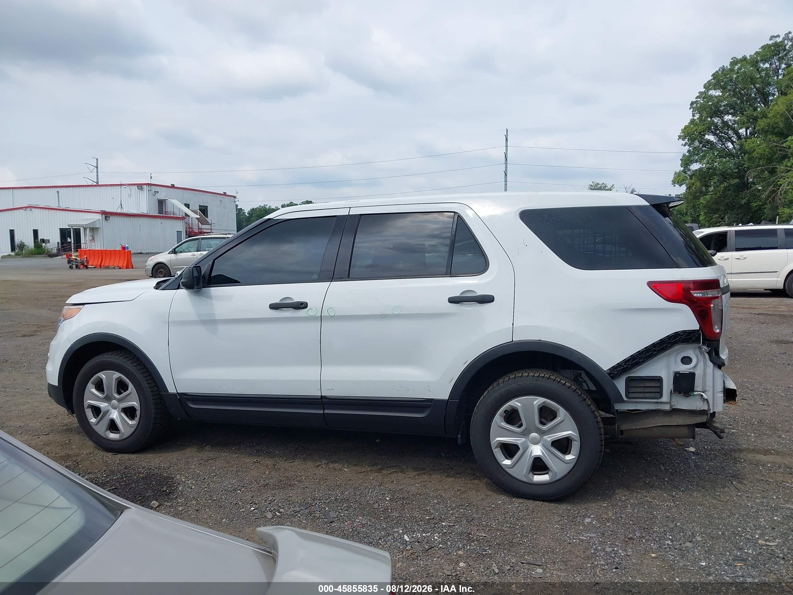 2015 Ford Utility Police Interceptor   White vin: 1FM5K8AR8FGC08523