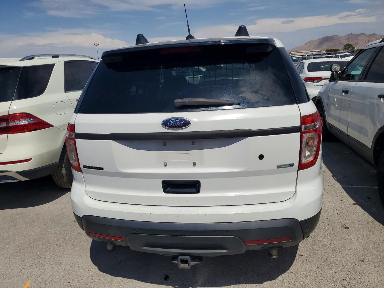 2014 Ford Explorer Police Interceptor White vin: 1FM5K8AR9EGA75916