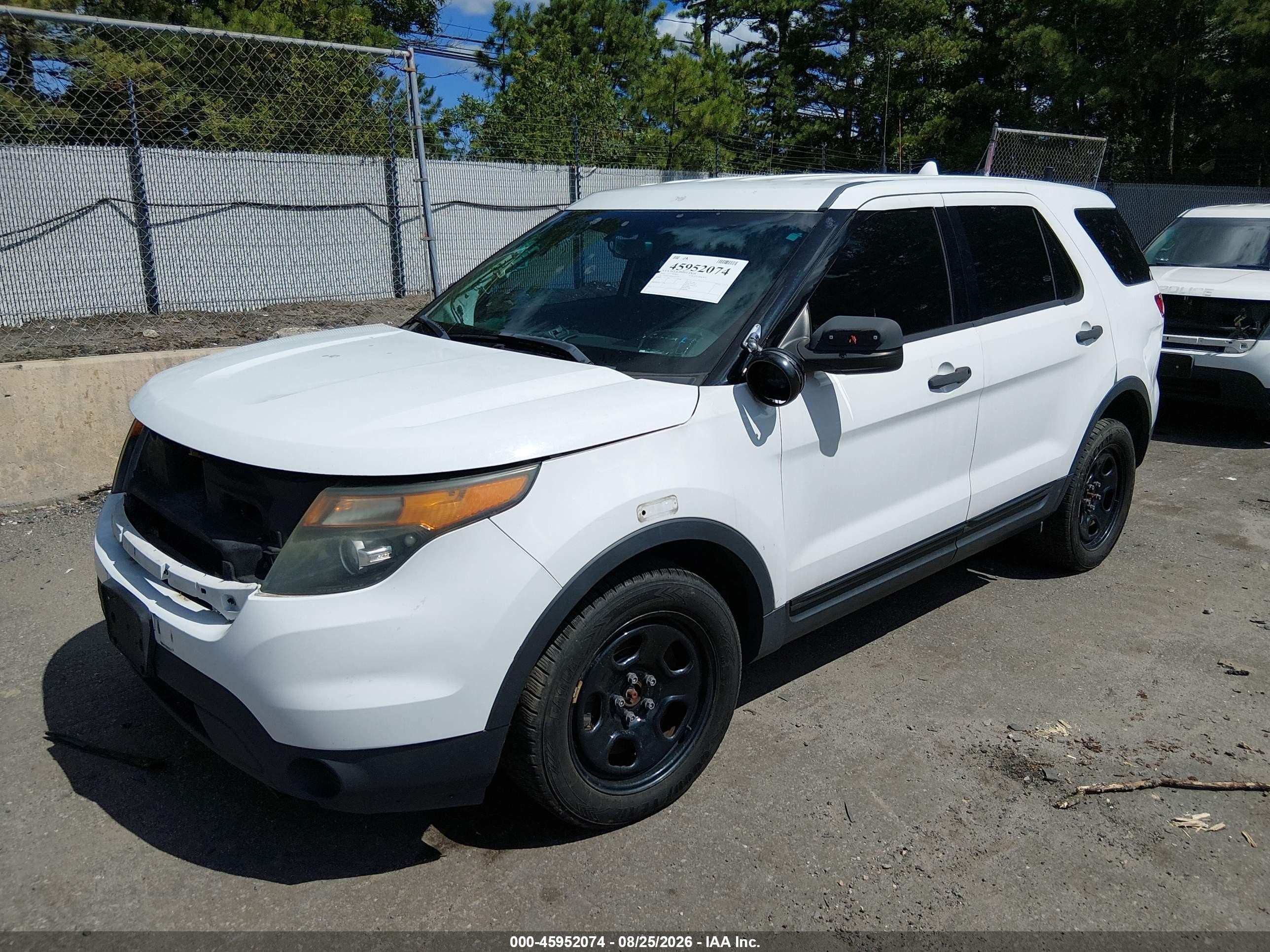 2014 Ford Utility Police Interceptor   White vin: 1FM5K8AR9EGC60595