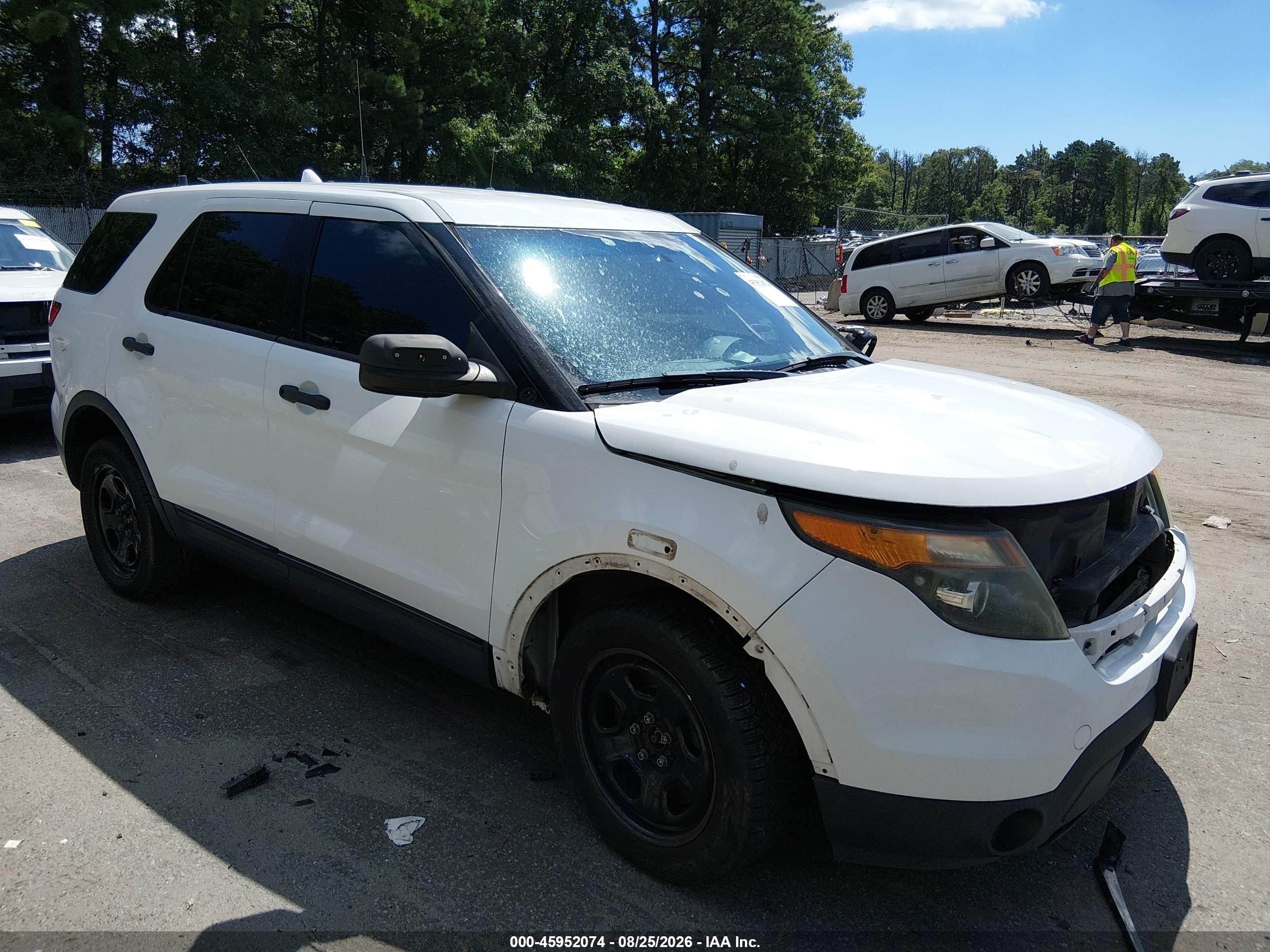 2014 Ford Utility Police Interceptor   White vin: 1FM5K8AR9EGC60595