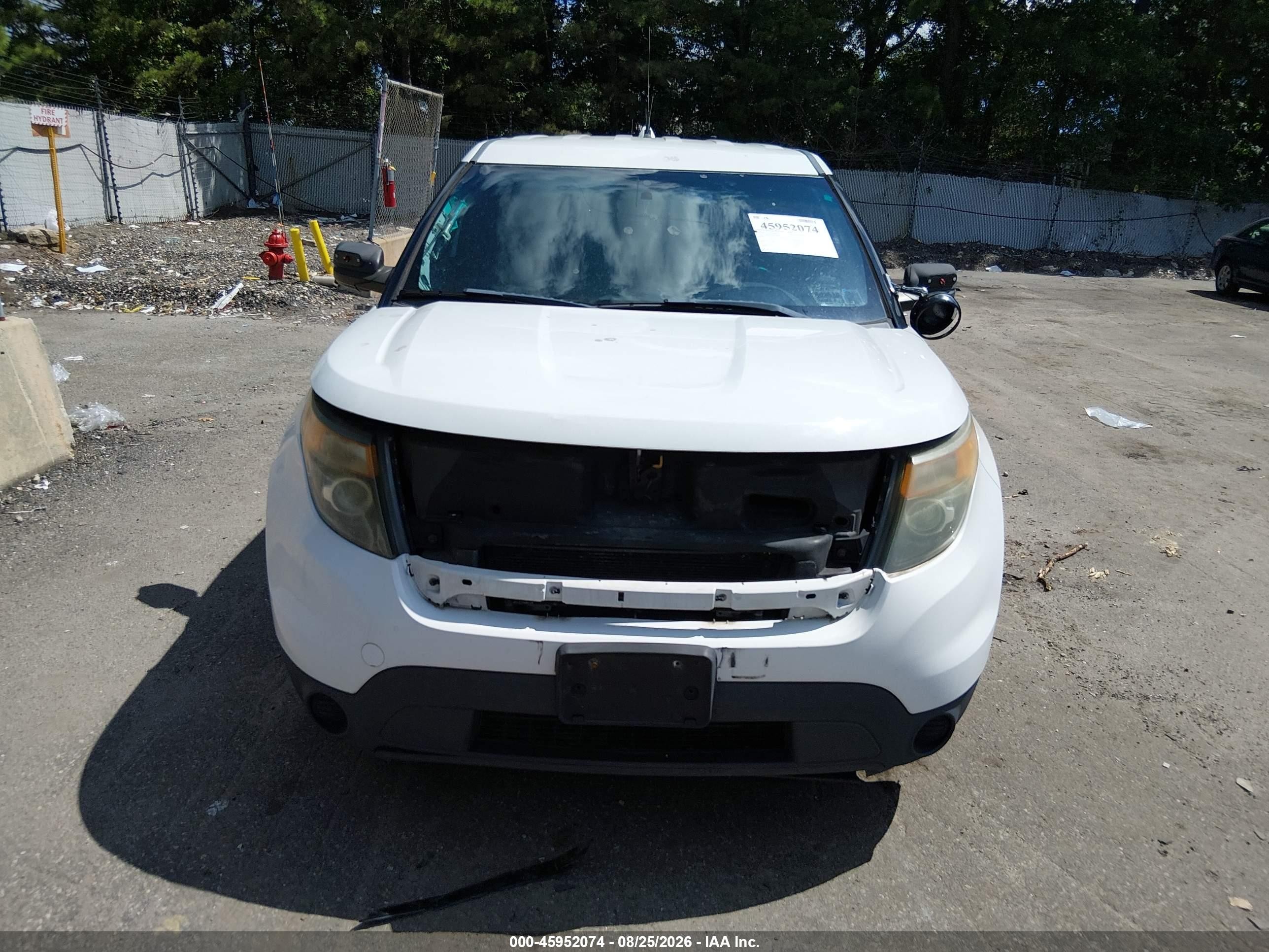 2014 Ford Utility Police Interceptor   White vin: 1FM5K8AR9EGC60595