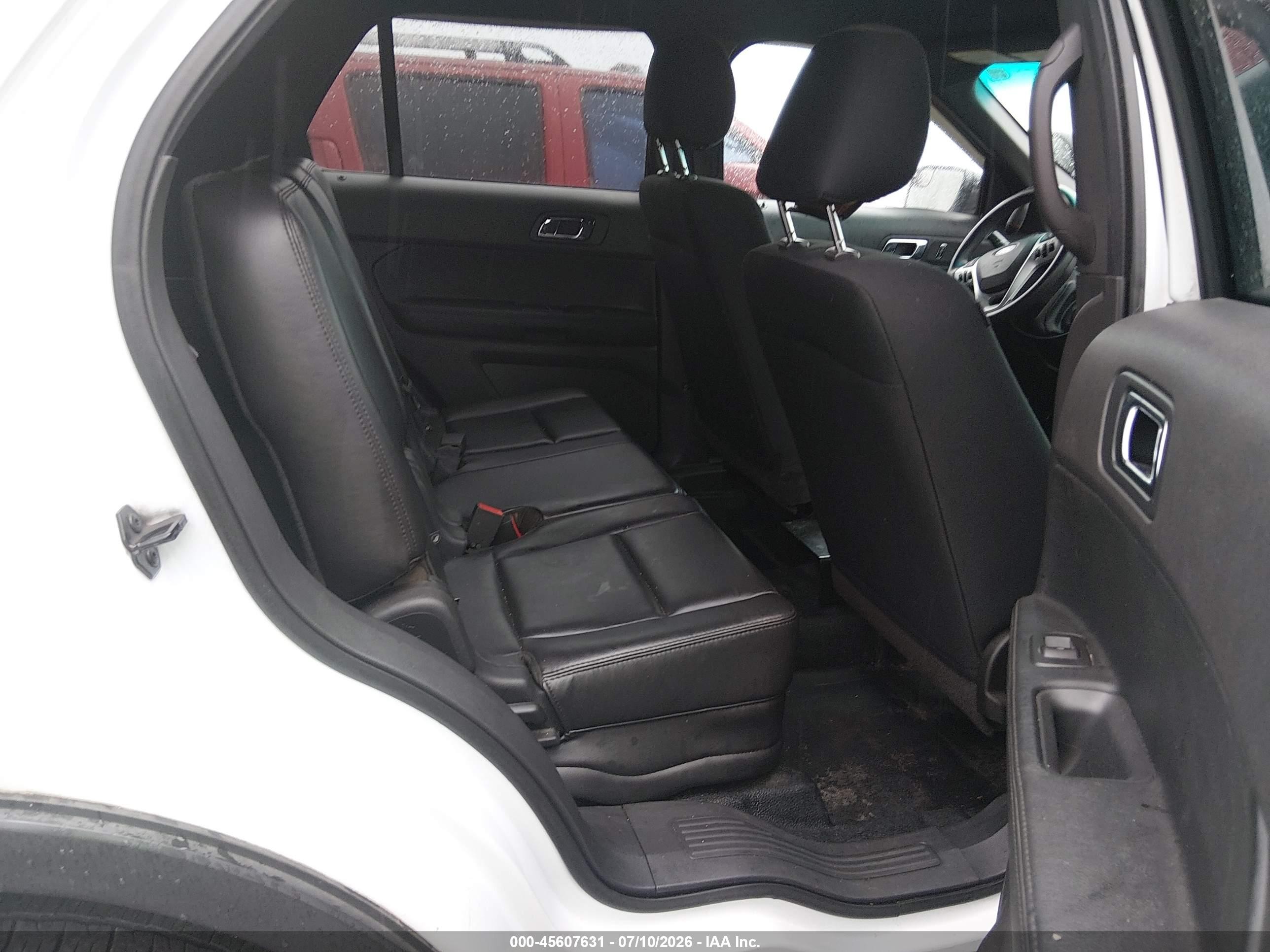 2014 Ford Police Interceptor   White vin: 1FM5K8ARXEGA80946