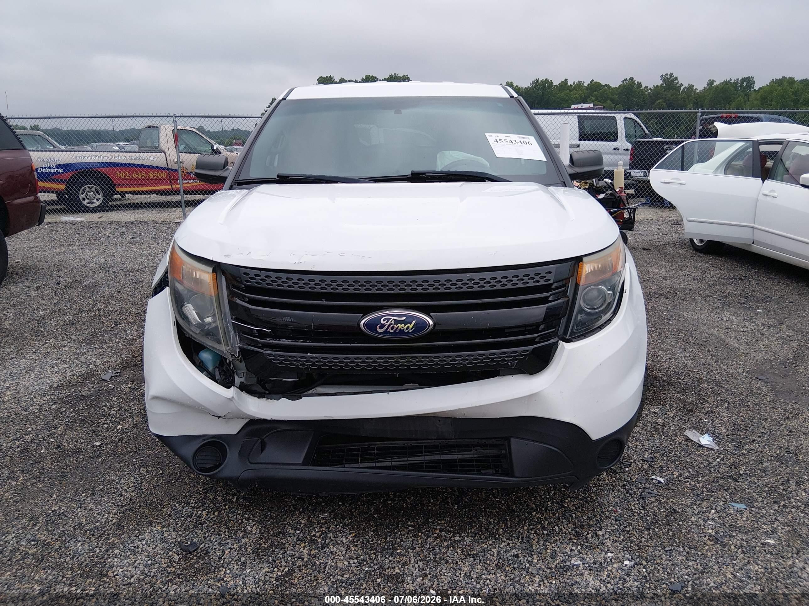 2015 Ford Utility Police Interceptor   White vin: 1FM5K8ARXFGC09057