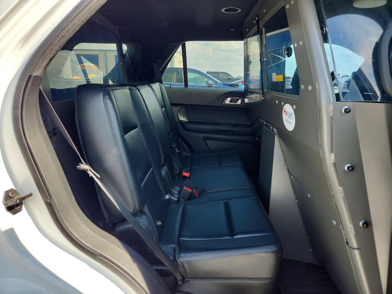 2016 Ford Explorer Police Interceptor White vin: 1FM5K8AT1GGC14726