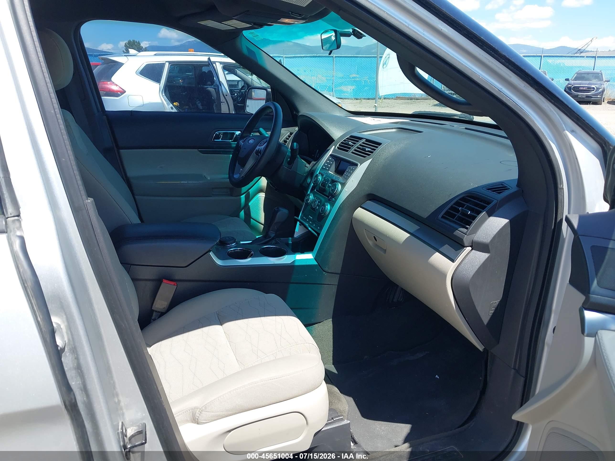 2013 Ford Explorer   Silver vin: 1FM5K8B80DGC95966