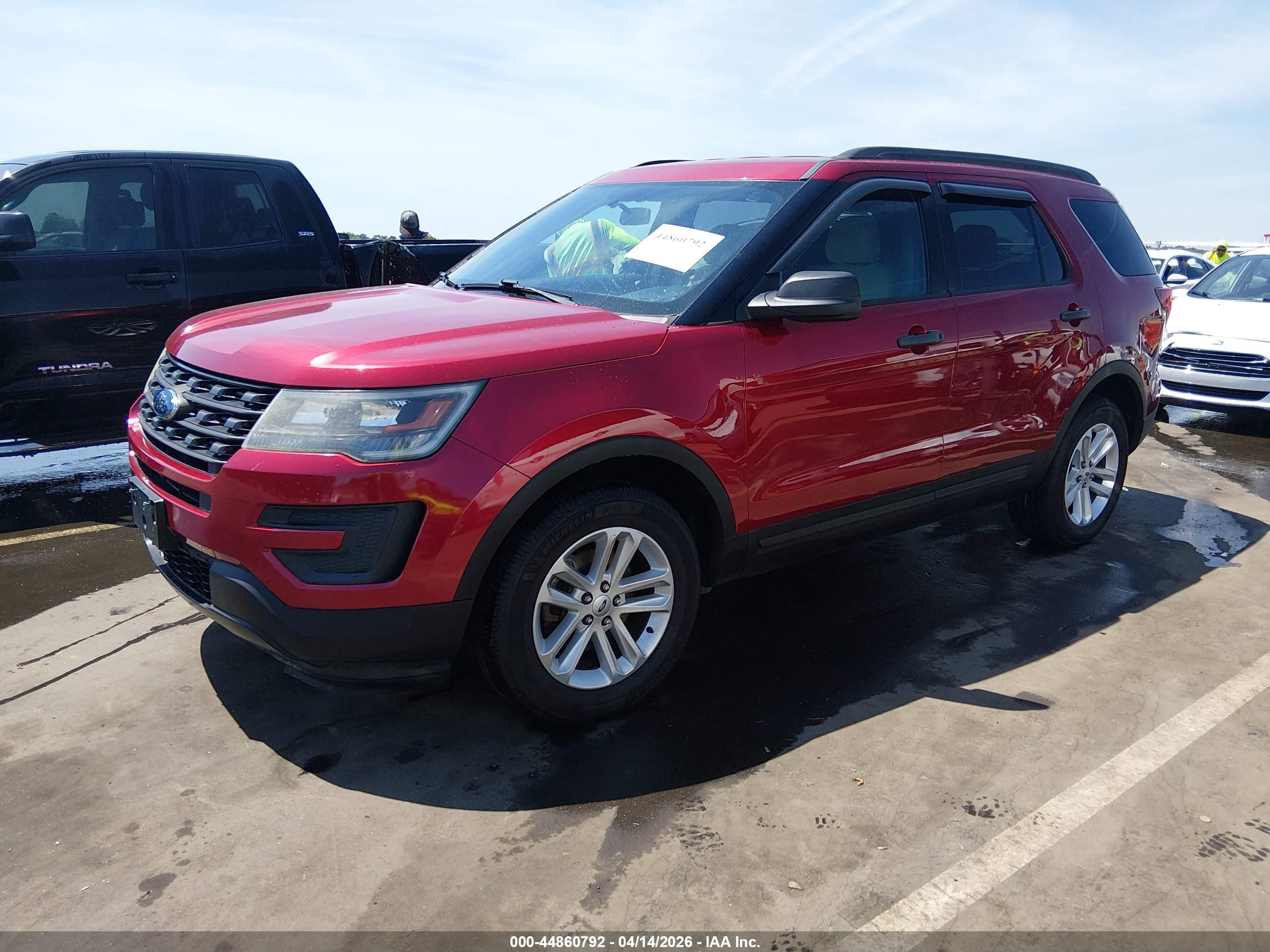 2017 Ford Explorer Красный vin: 1FM5K8B80HGD51927