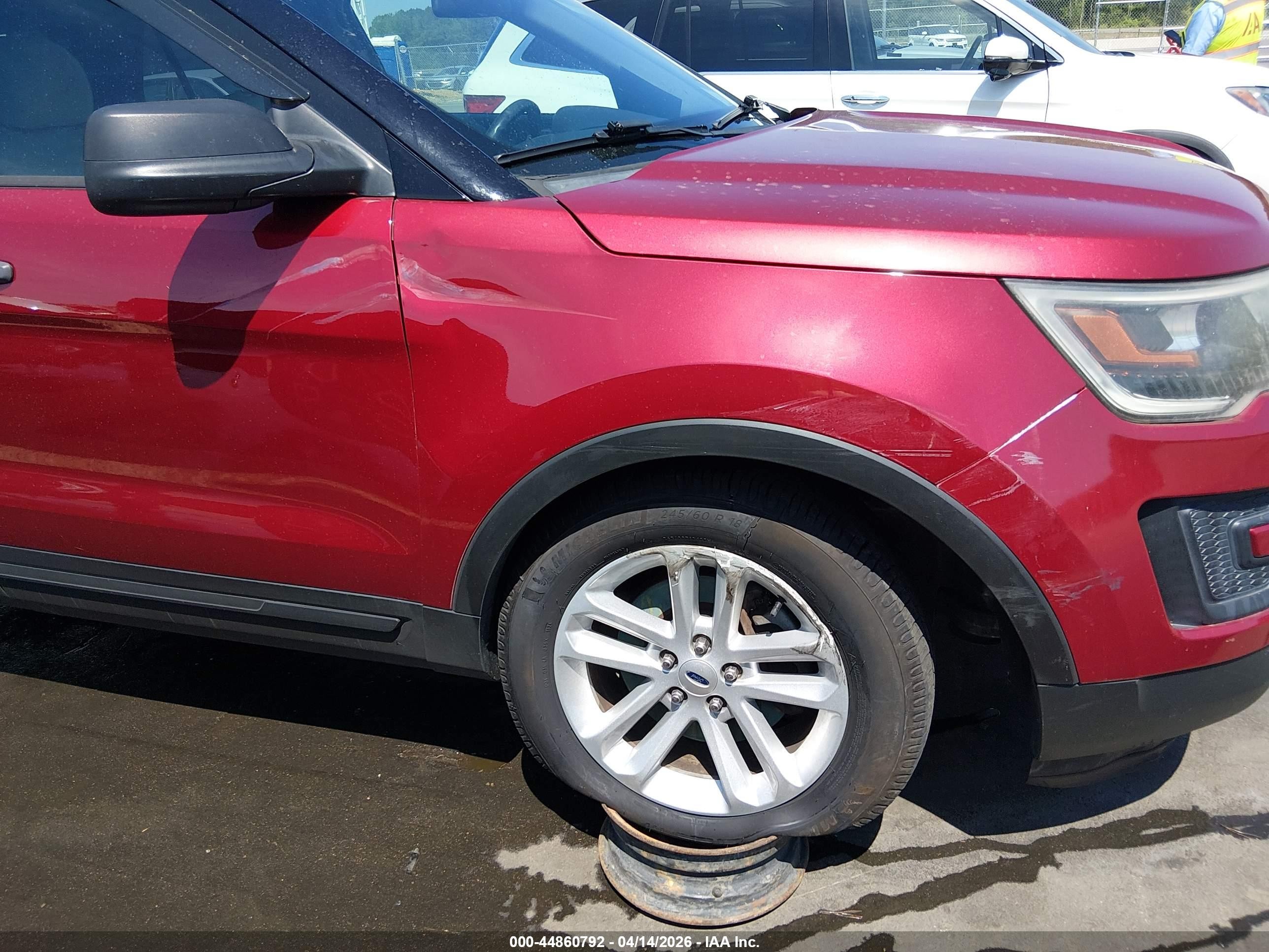 2017 Ford Explorer Красный vin: 1FM5K8B80HGD51927