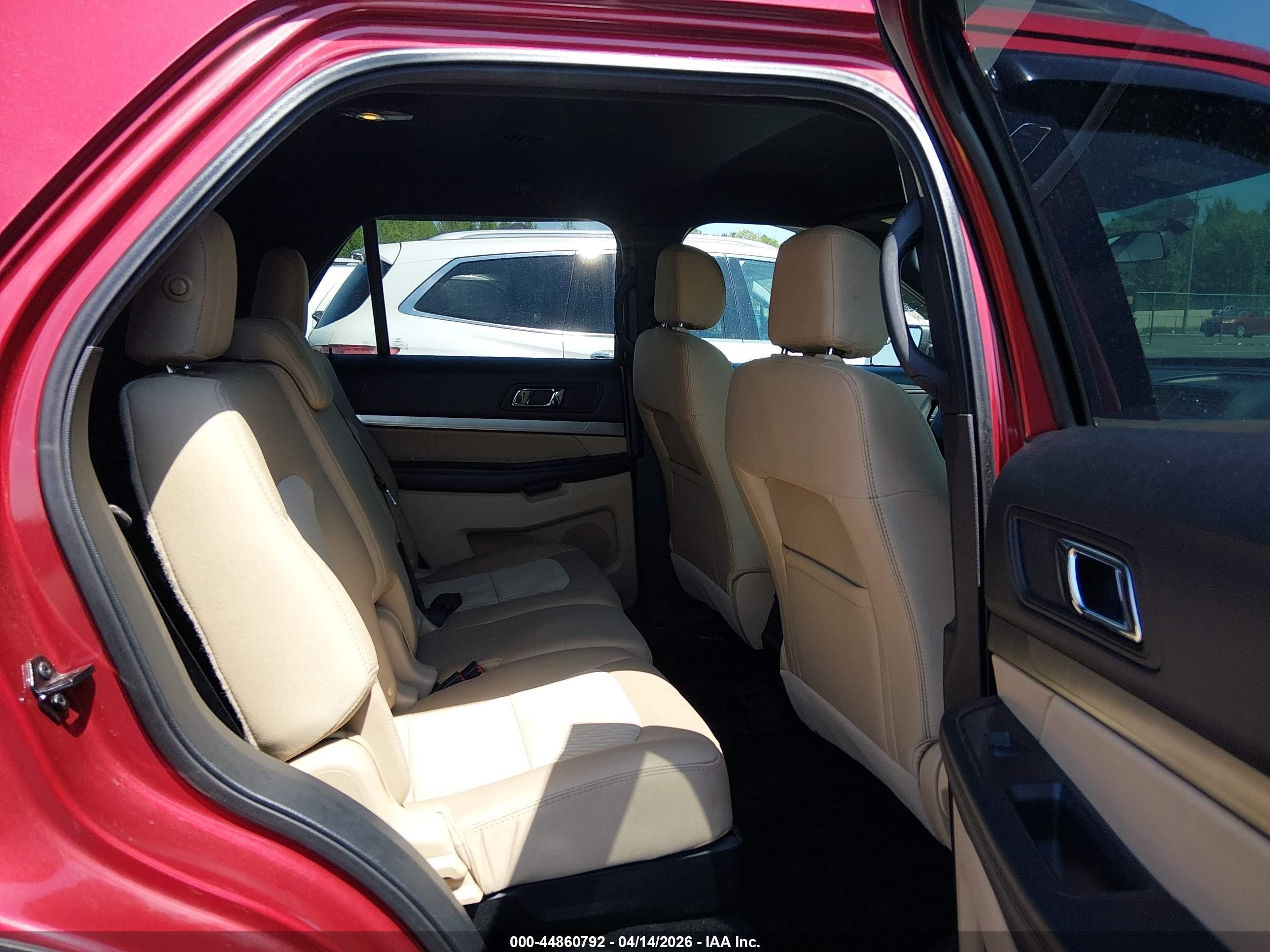 2017 Ford Explorer Красный vin: 1FM5K8B80HGD51927