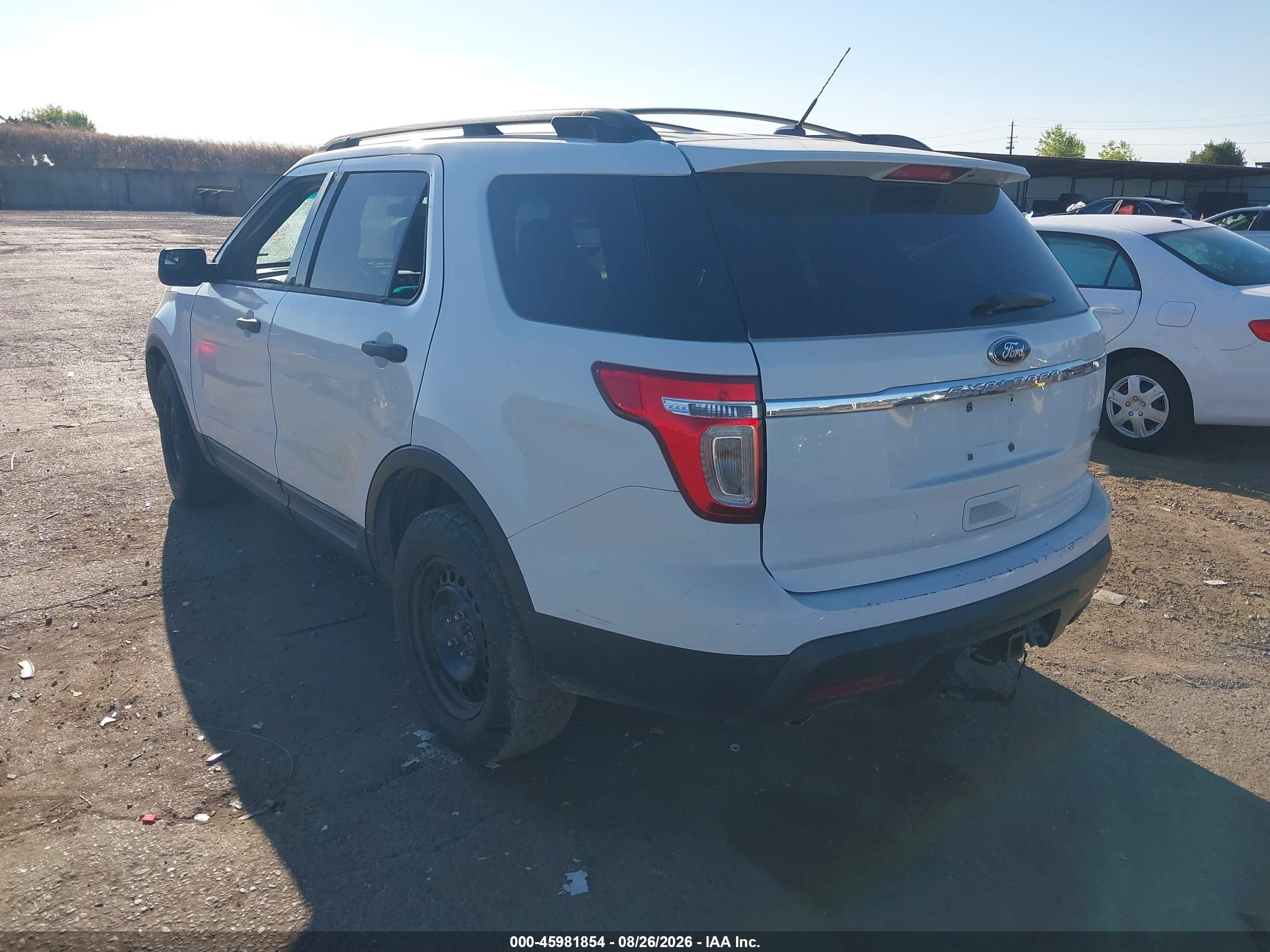 2014 Ford Explorer   White vin: 1FM5K8B81EGA91503