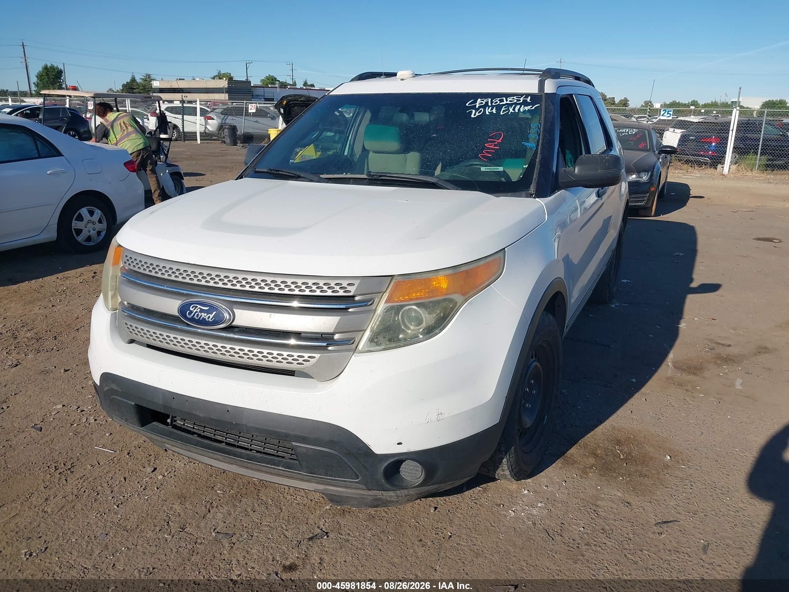 2014 Ford Explorer   White vin: 1FM5K8B81EGA91503