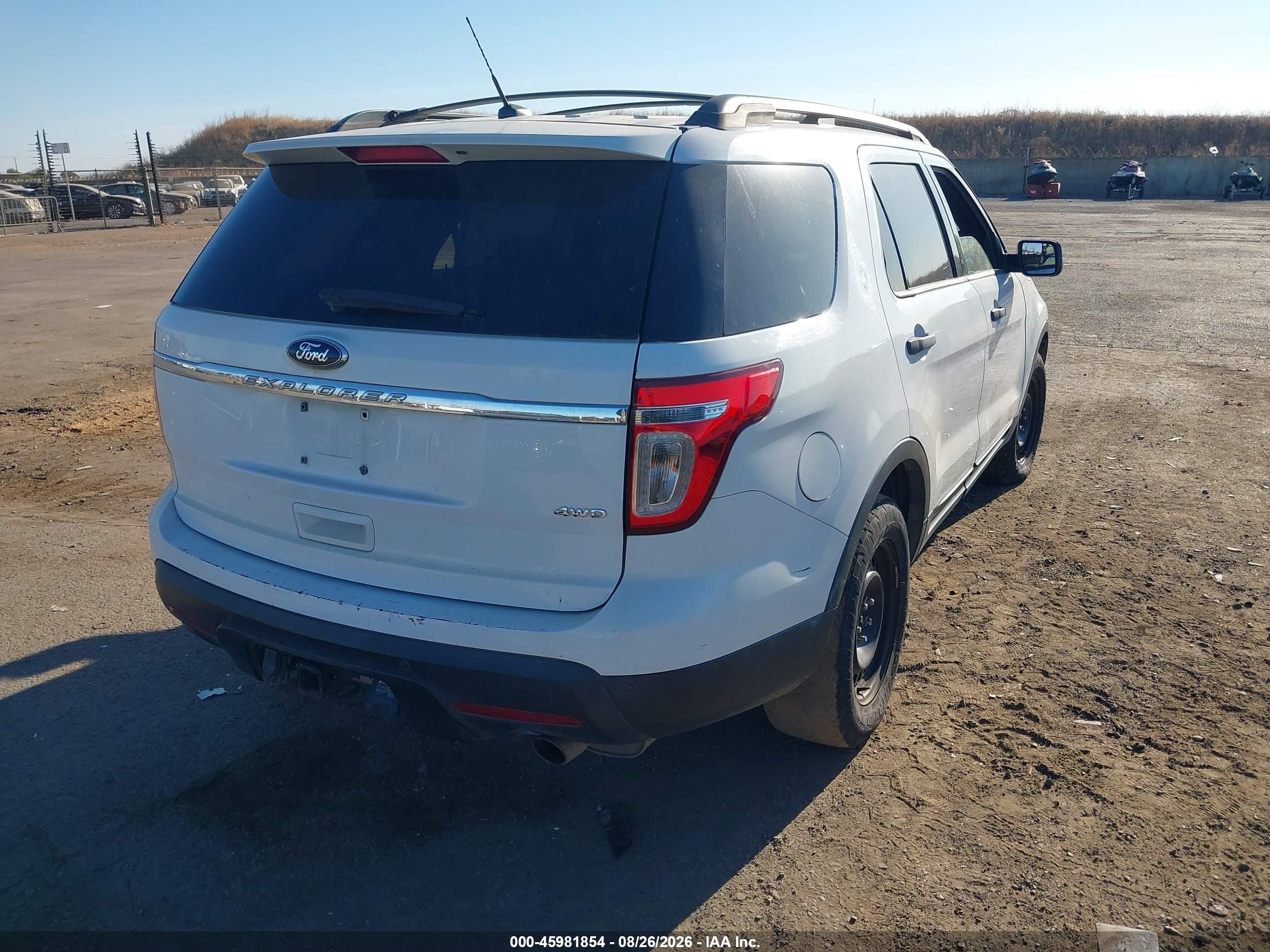 2014 Ford Explorer   White vin: 1FM5K8B81EGA91503