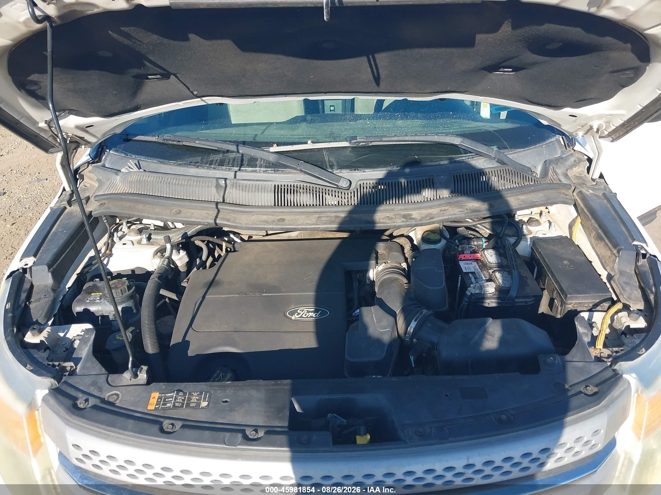 2014 Ford Explorer   White vin: 1FM5K8B81EGA91503